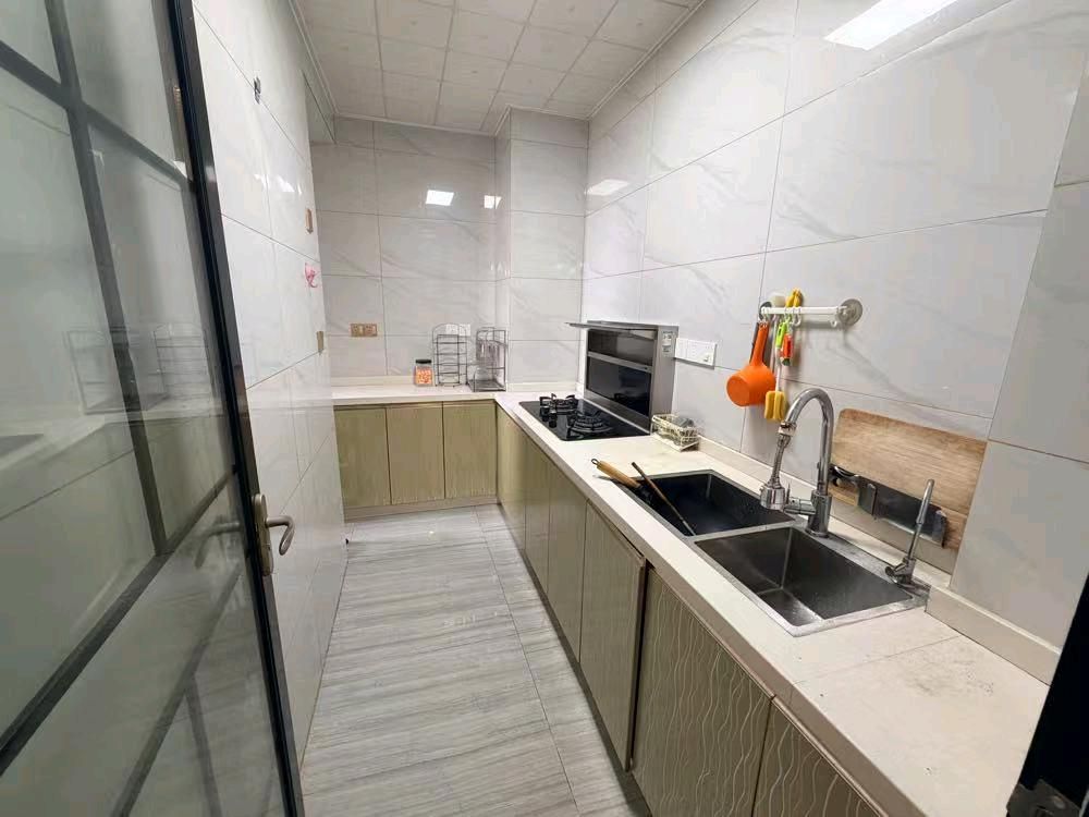 鹏程新都汇·三房两厅·98平方·拎包入住·次新小区·报价43万