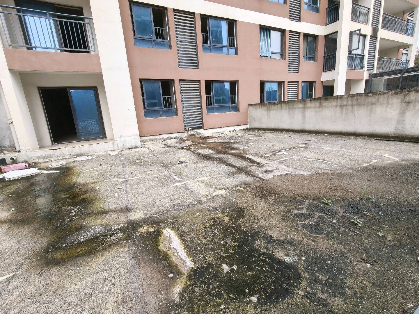 碧桂园翡翠湾南北通透带80平方院子三房两厅两位53万