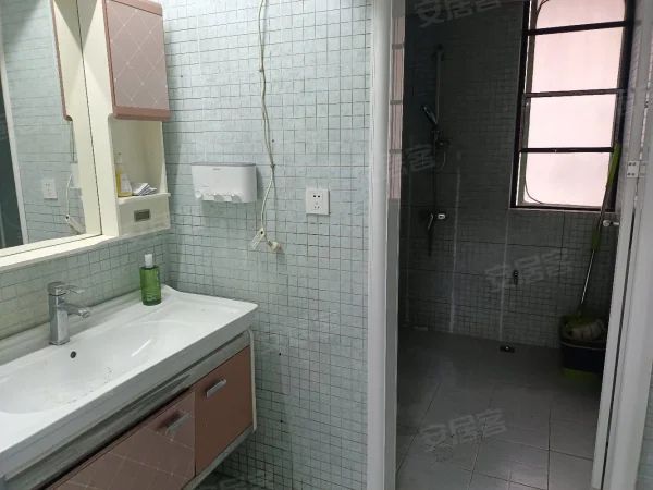 名居家園·139平方二樓·戶型南通·報(bào)價(jià)39萬·單價(jià)2800一平