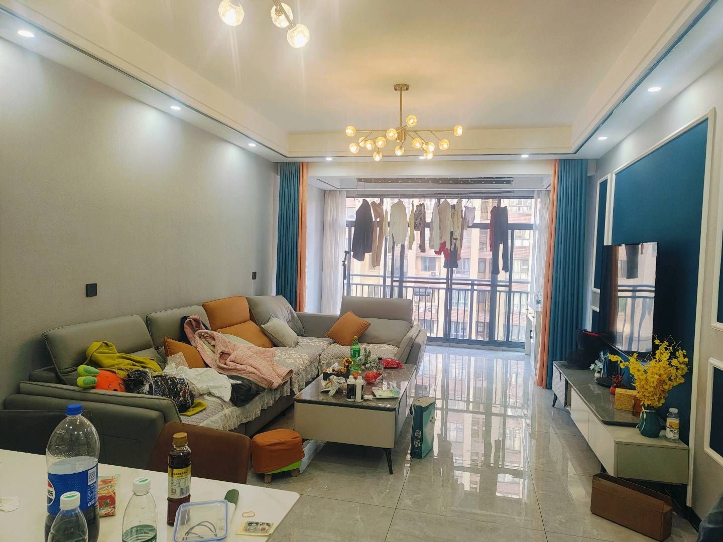 中央华景公园·113平·9成新·精装修55万·主干道一线·后门沙子岭公园