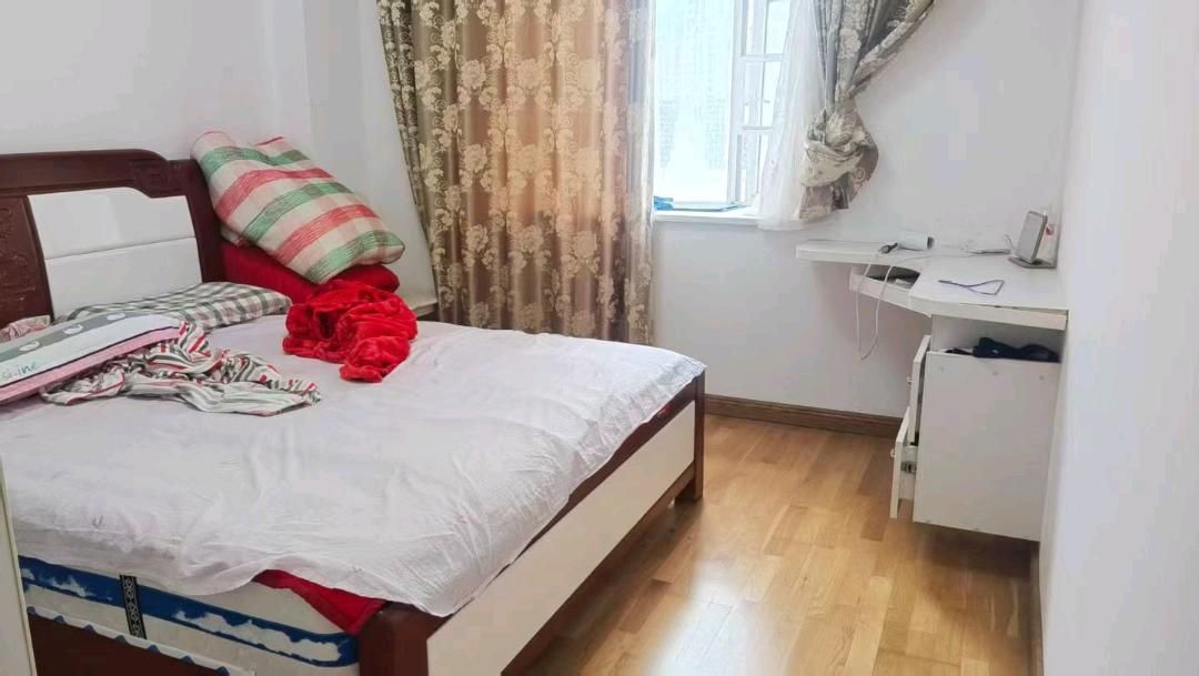 福星花园电梯房·130平方·三房两厅两卫·拎包入住报价55万