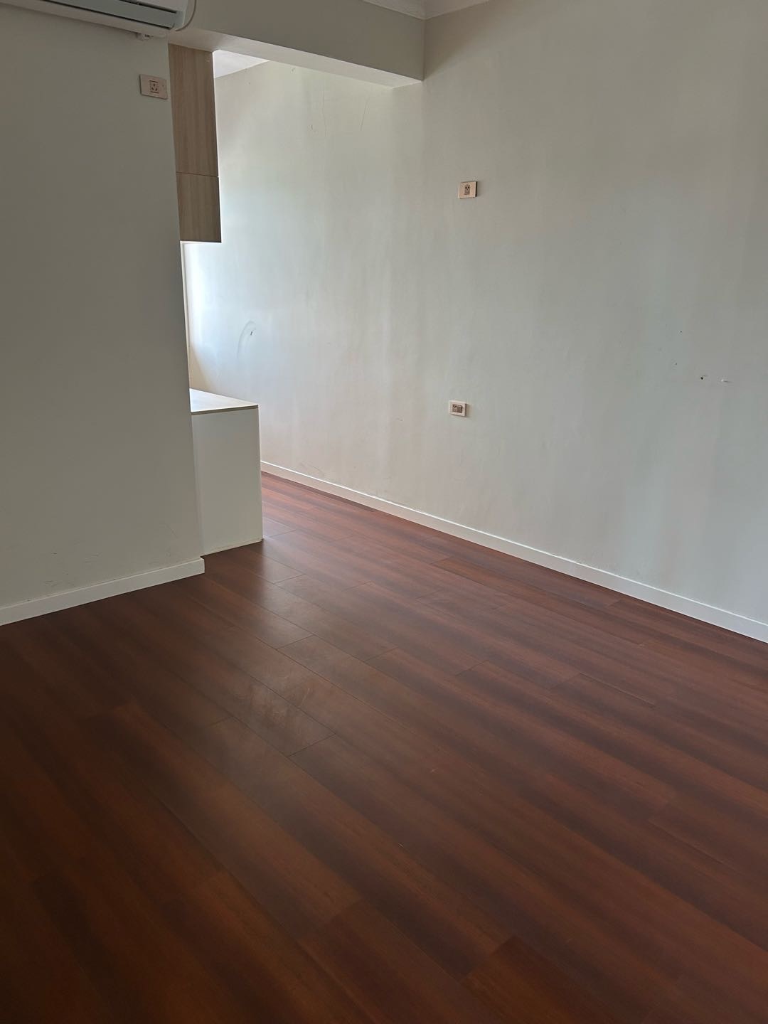 银河花园河景房·三室两厅·全新装修·户型好·业主诚意售
