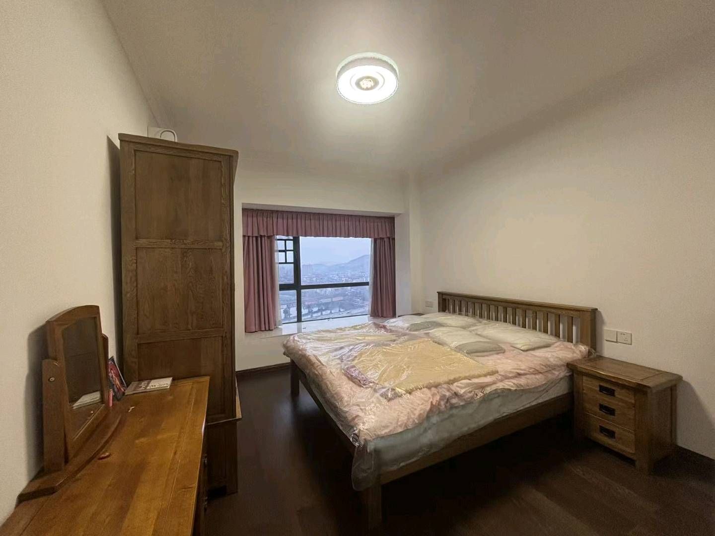 赤壁外滩河景房，3室2厅，精装修，拎包入住，价格68万