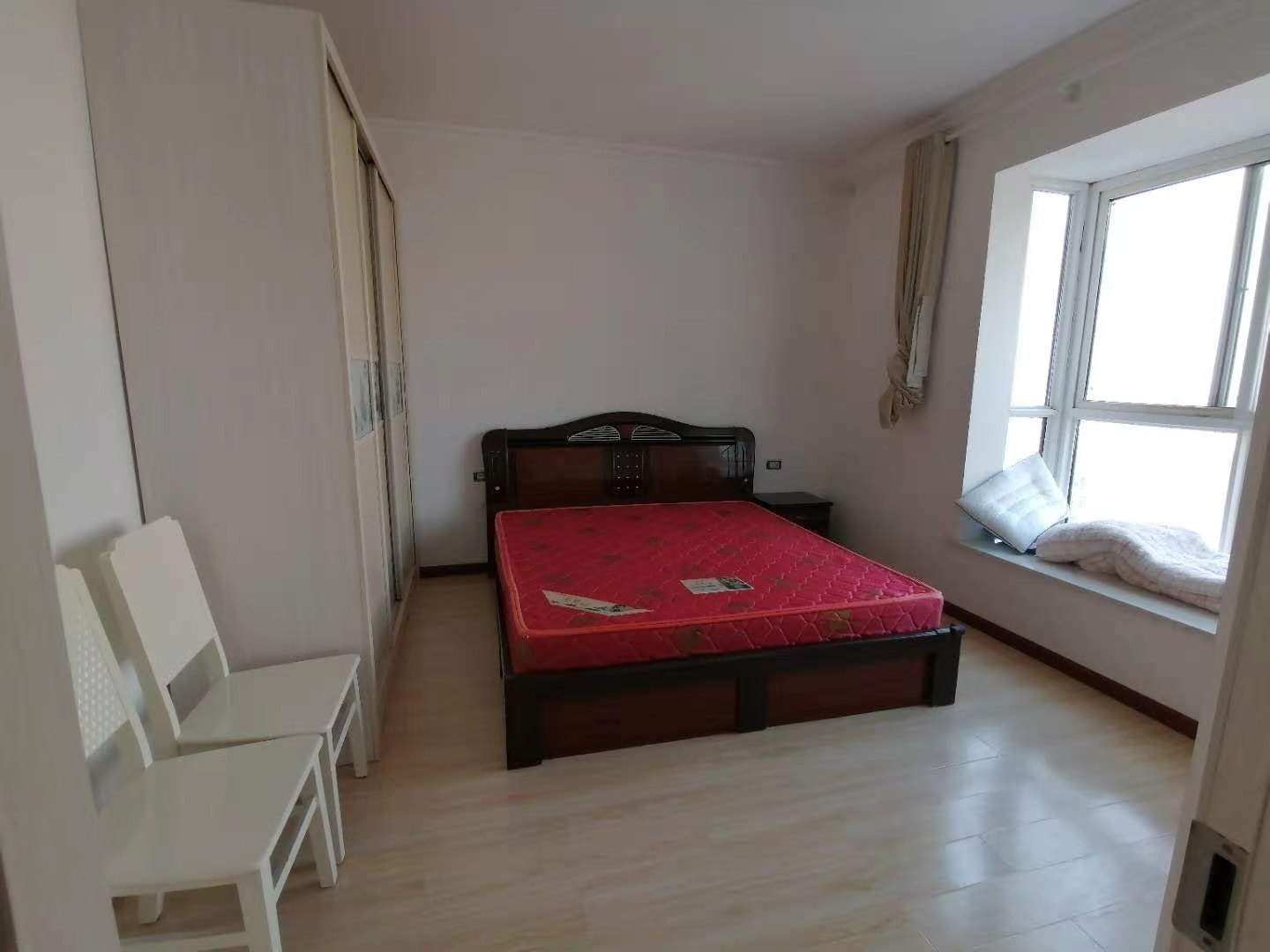 银河花园·大两室两厅·电梯房·报价28万