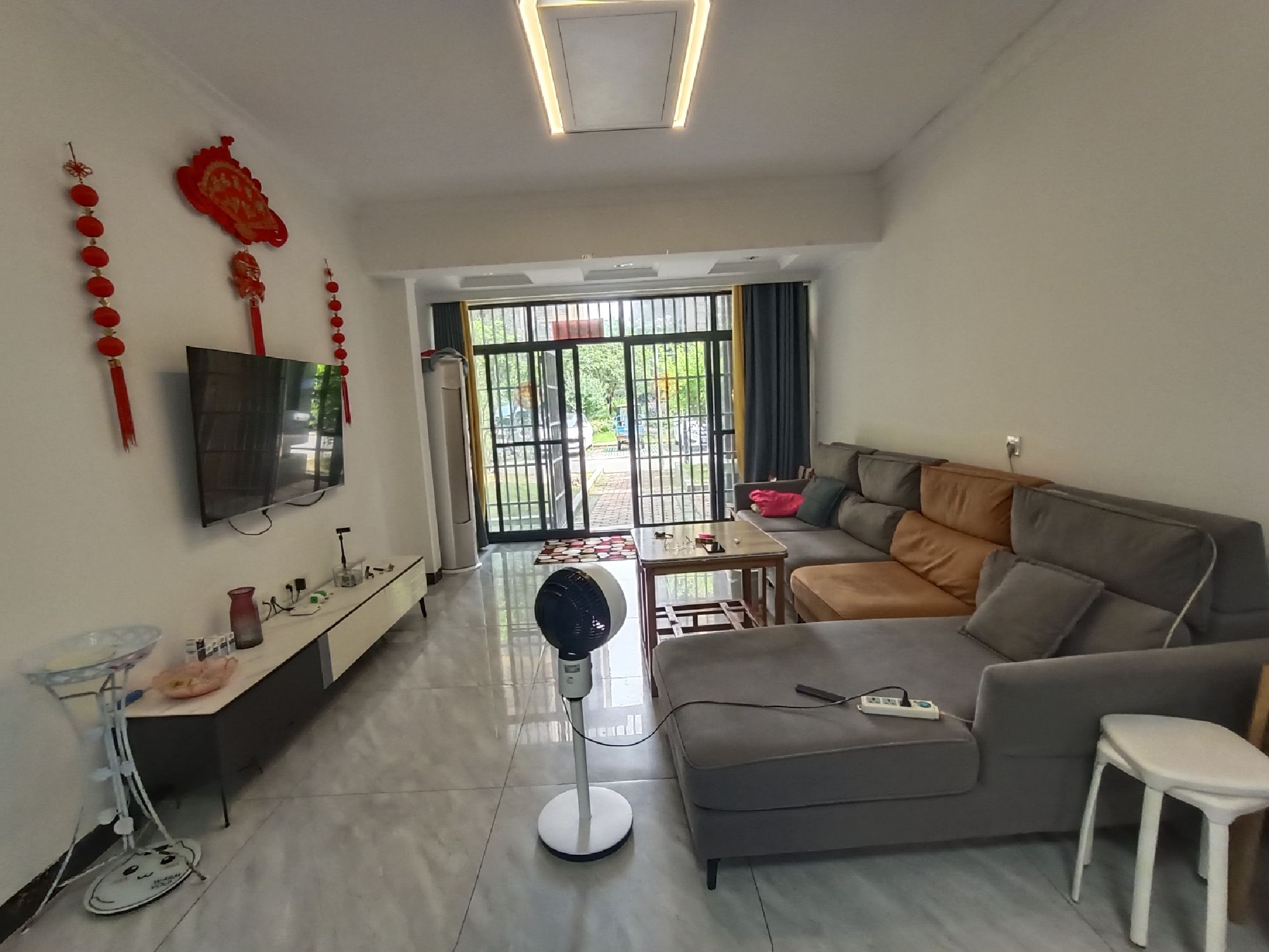 新岭地·好房出租·精装修·干净整洁三居室·出租1500/月