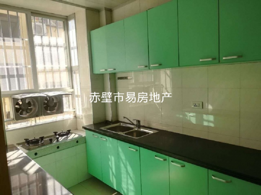 天骄对面·步梯三楼·干净舒适三房·拎包入住1300/月