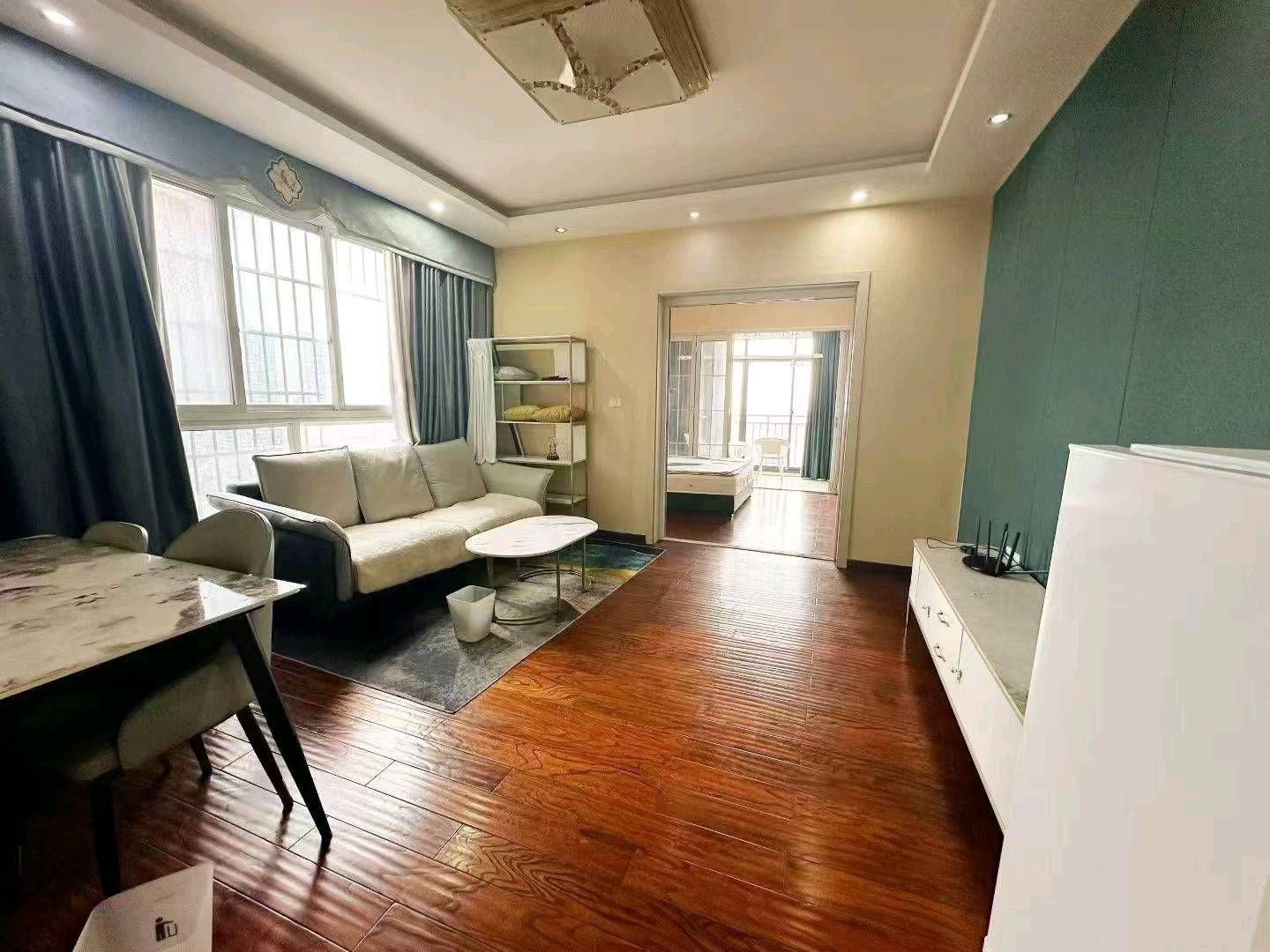 景秀花园·一桥河景·一室一厅·带大阳台·60平方报价28万