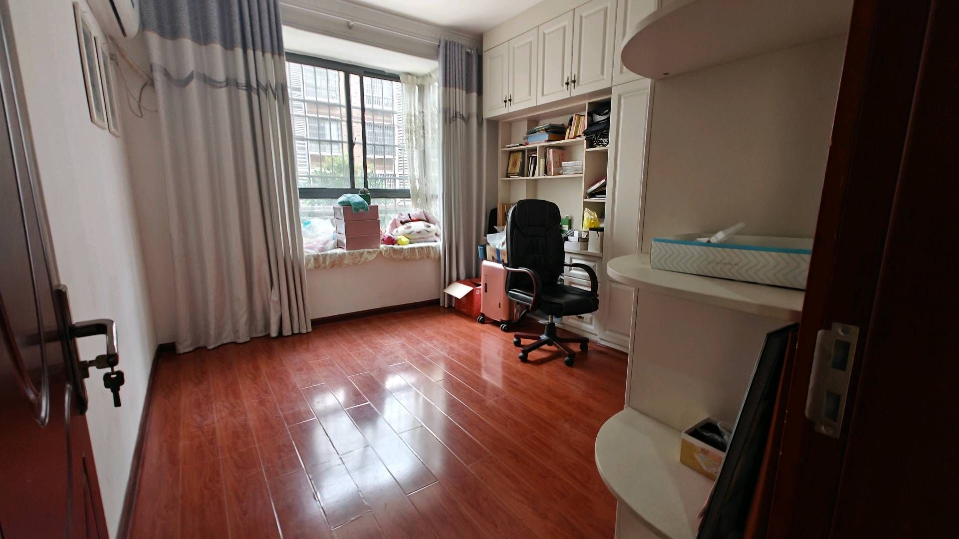 郡都丰泽苑·精装修3室2卫带小露台45万拎包入住