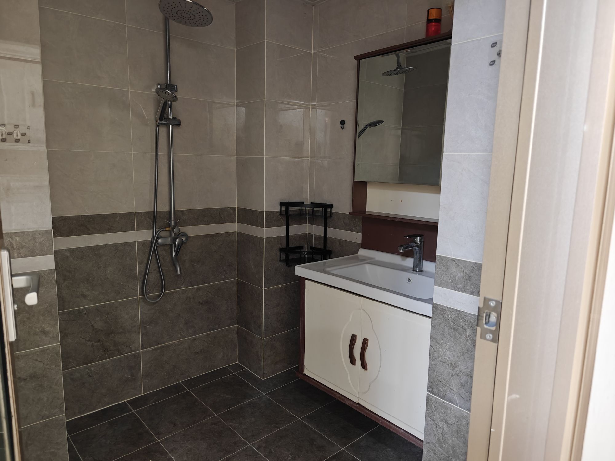 高铁片区·高铁明珠·复式楼2室·干净整洁·商圈地段