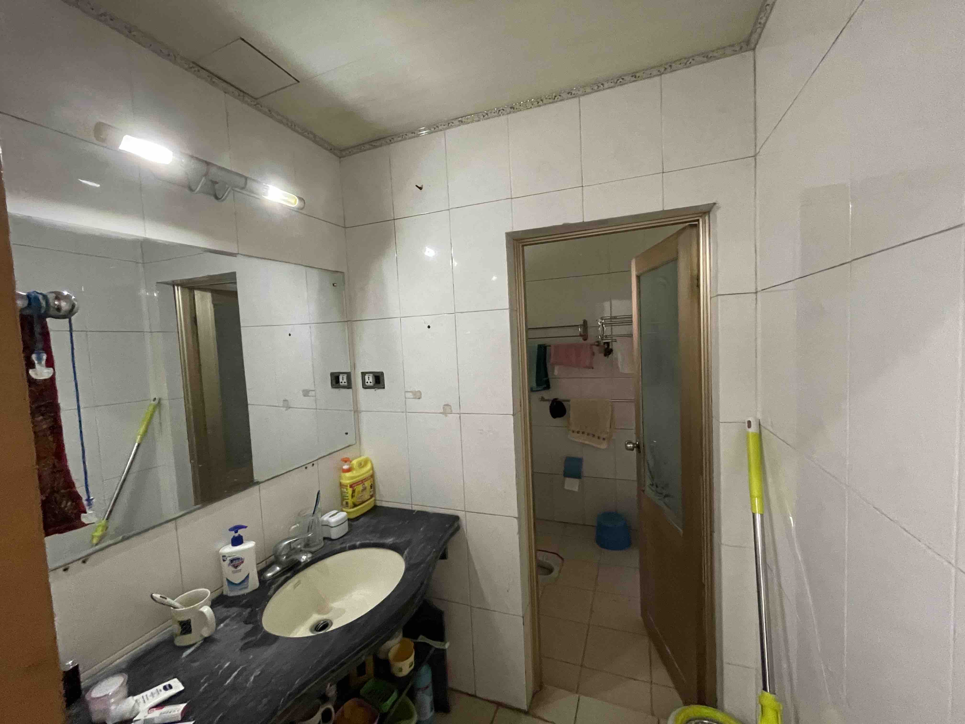 龙翔小区·108平方·步梯二楼报价：32万