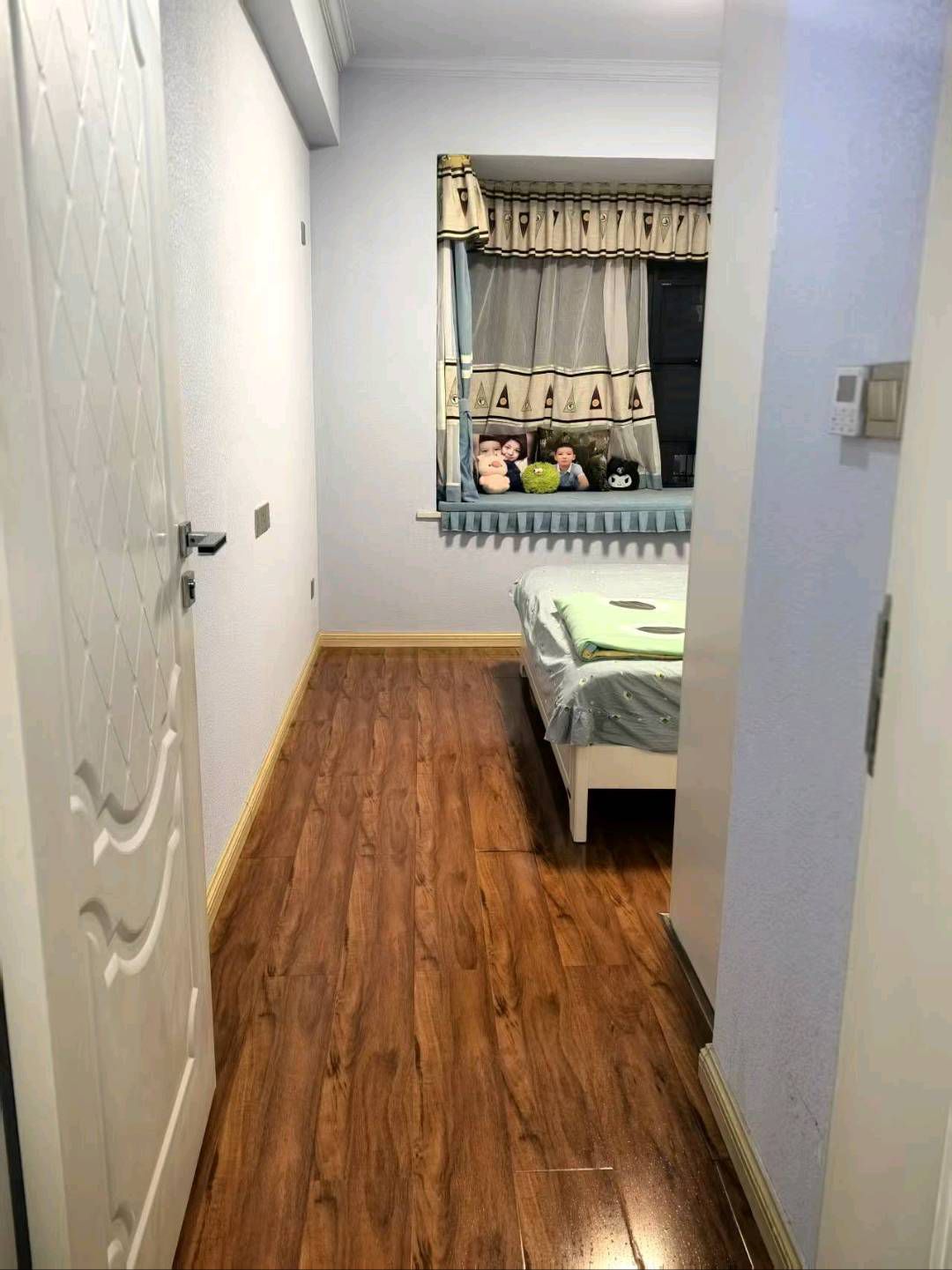 碧桂园翡翠湾·全新装修三房·小高层·拎包入住售：61万