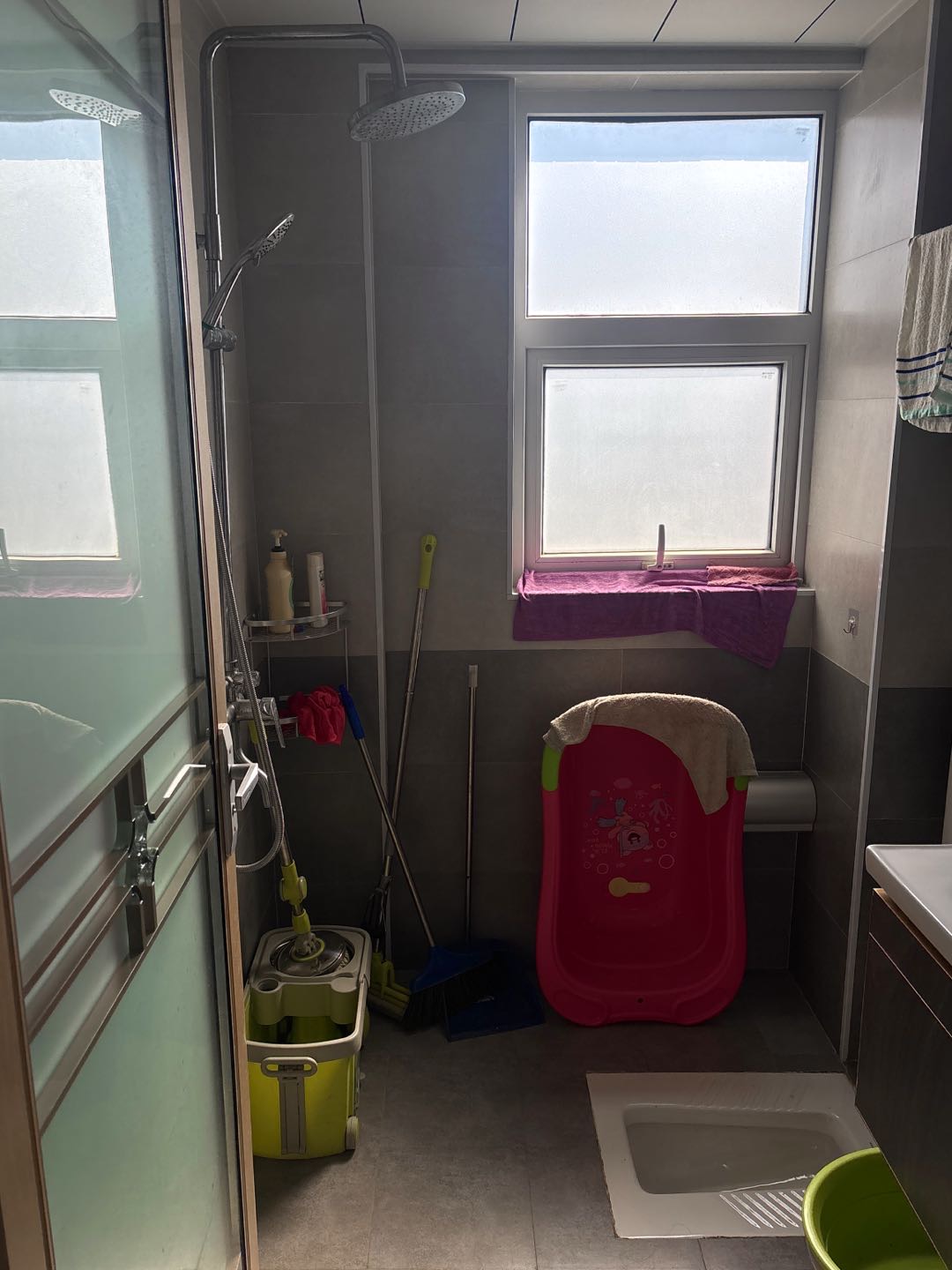 高铁片区·新岭地·全新装修三房两厅·拎包入住售价：55万