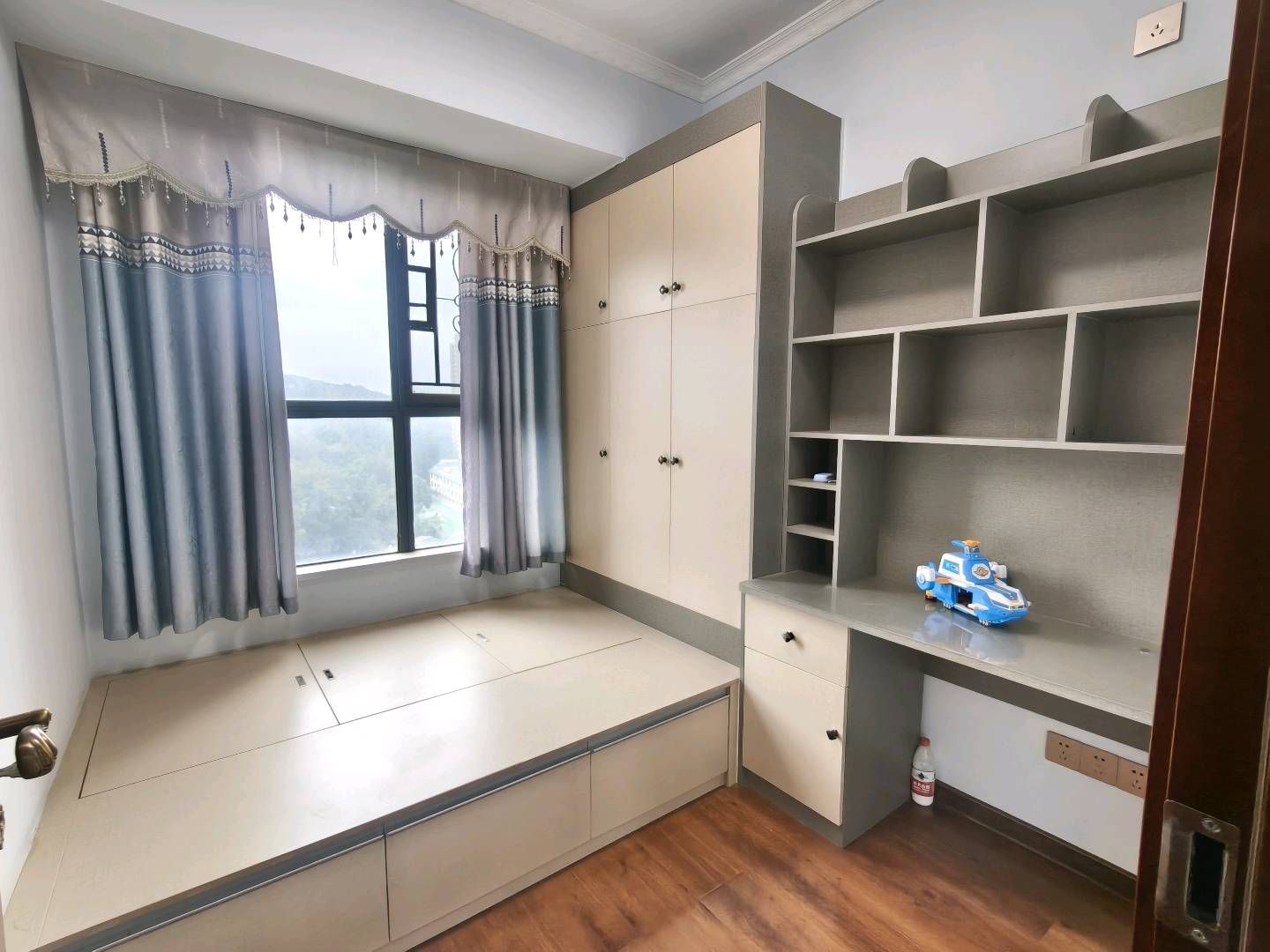 鹏程新都汇·126平方·四室两厅两卫·全新装修·拎包入住报价66万