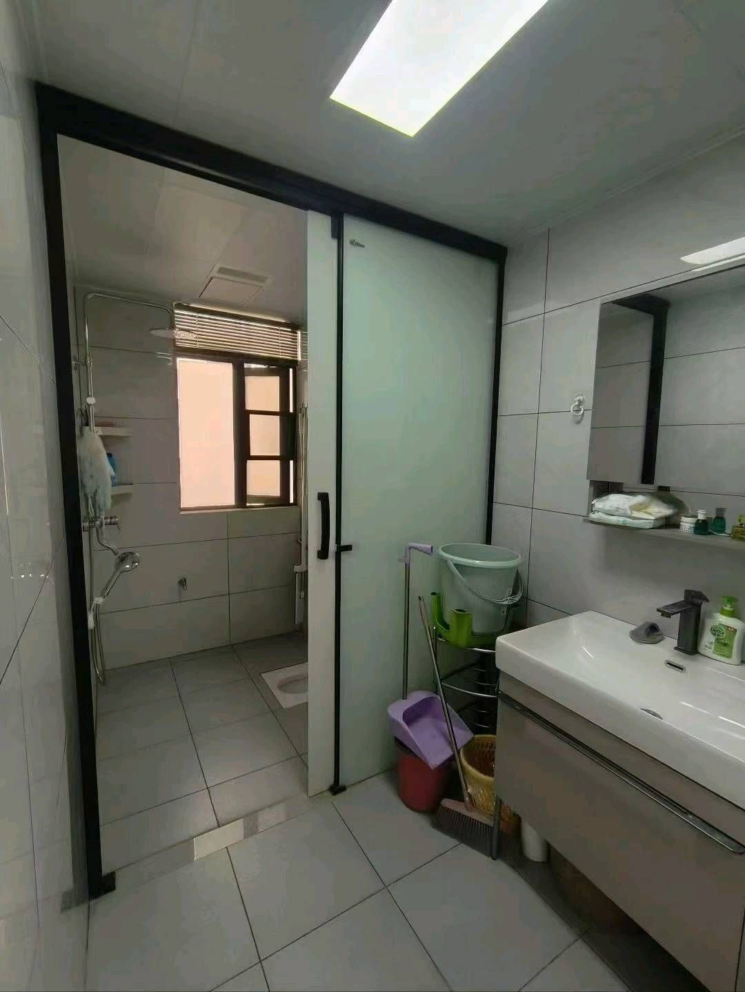 高铁片区·同城上都·三室两厅全新装修·户型好·诚意出售：66万