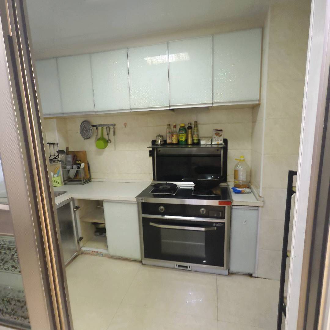 丰业盛世·精装修电梯房·温馨干净整洁三居室·出租1600/月