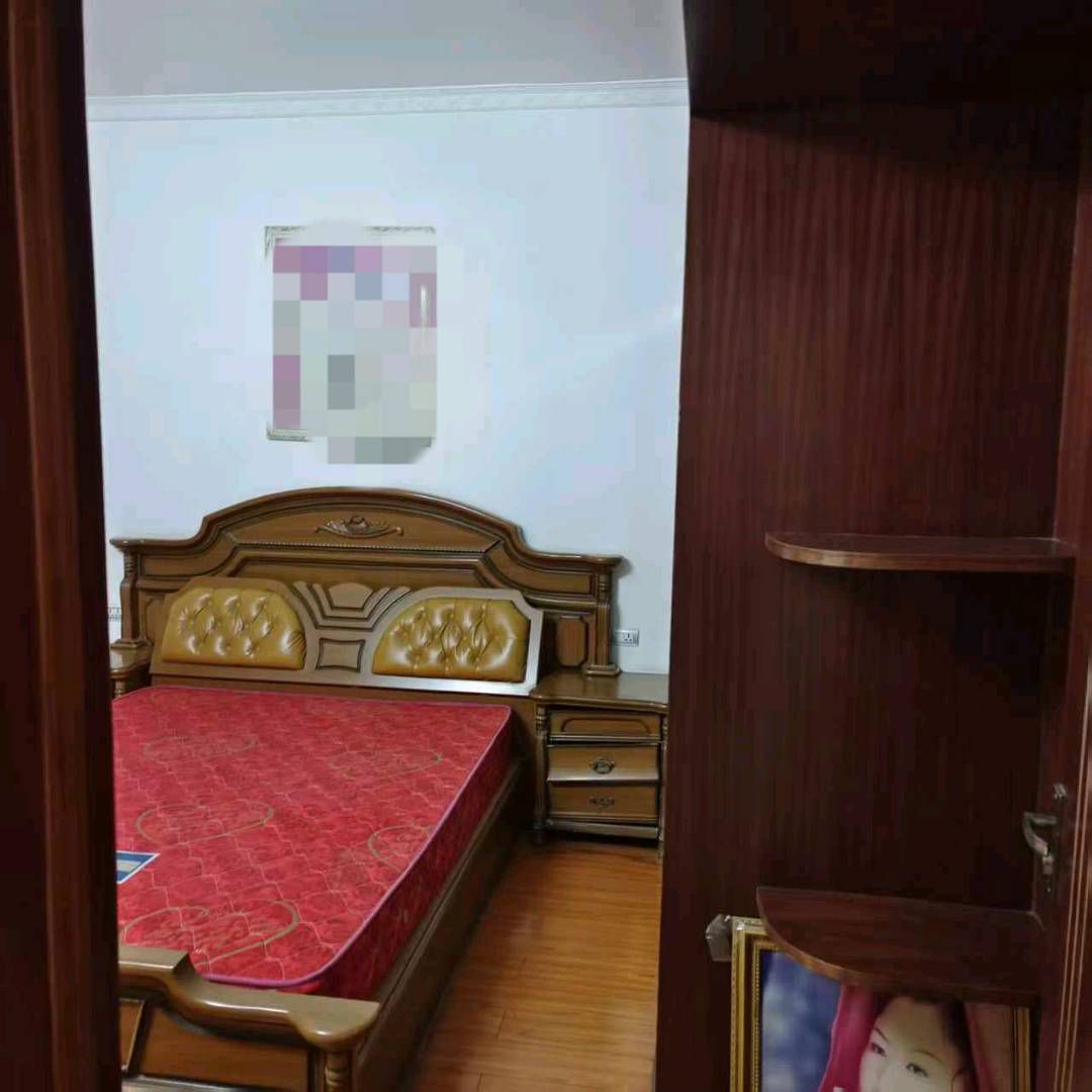 三国城·闹市区·居家三房两厅·出租1300/月