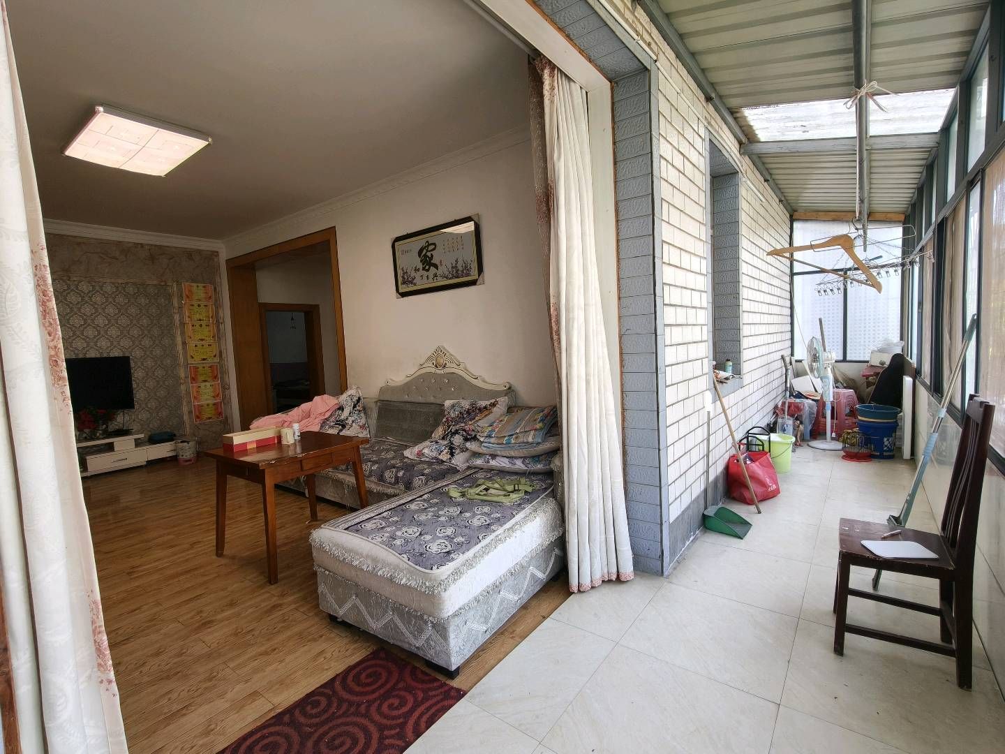 沙子岭菜场旁边·步梯二楼·三室两厅房屋出租1000/月