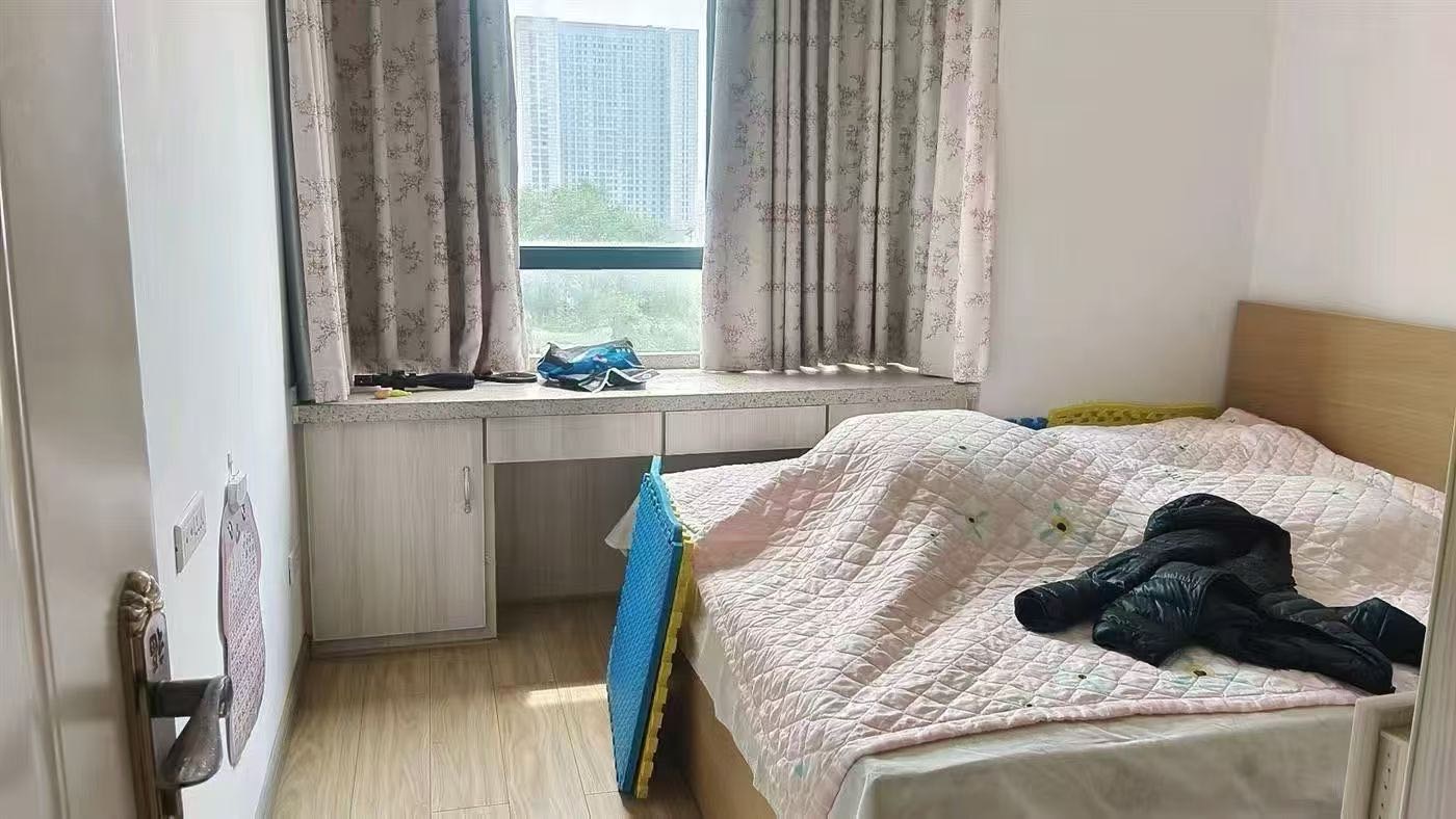 众城国际·三房两厅·户型方正·全新装修·拎包入住报价：39万