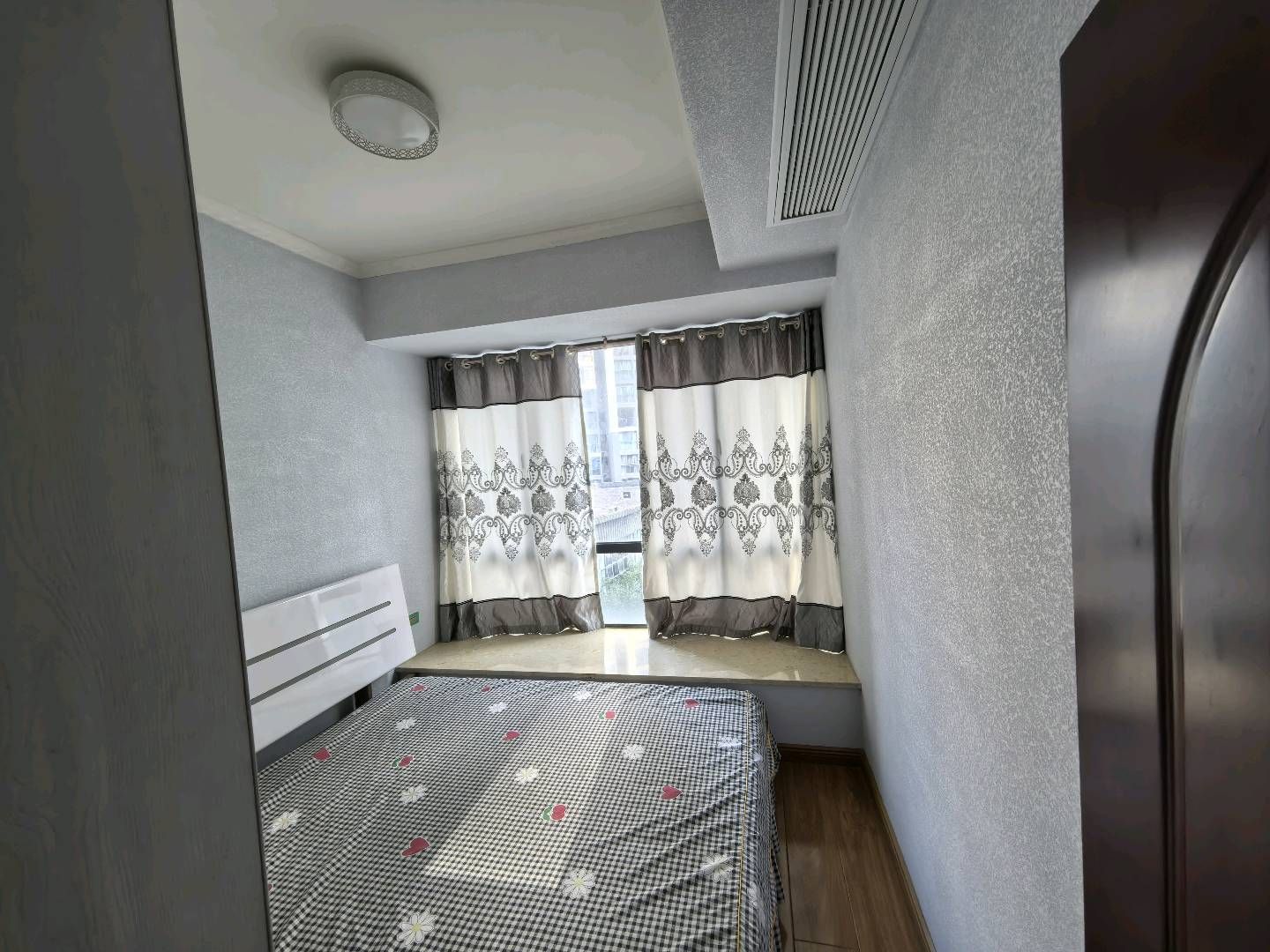 雍景新城3室2厅2卫通风好电梯房