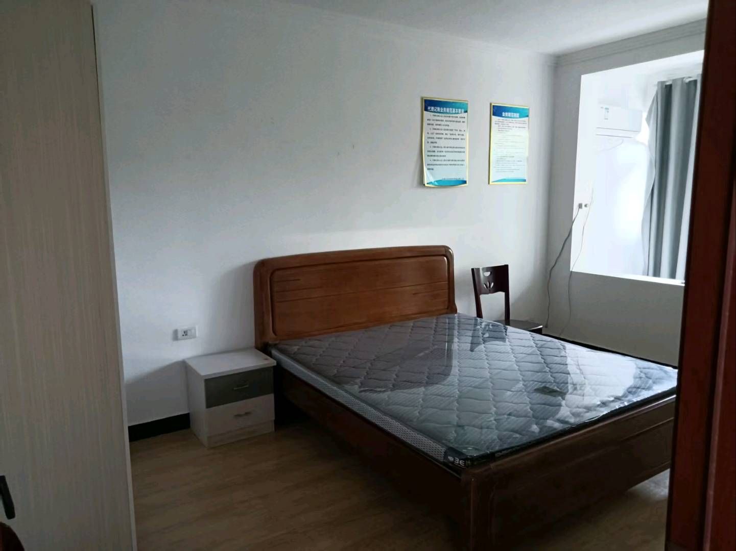 下庄小区·二楼·四室两厅·干净整洁·可住可办公·出租1200/月