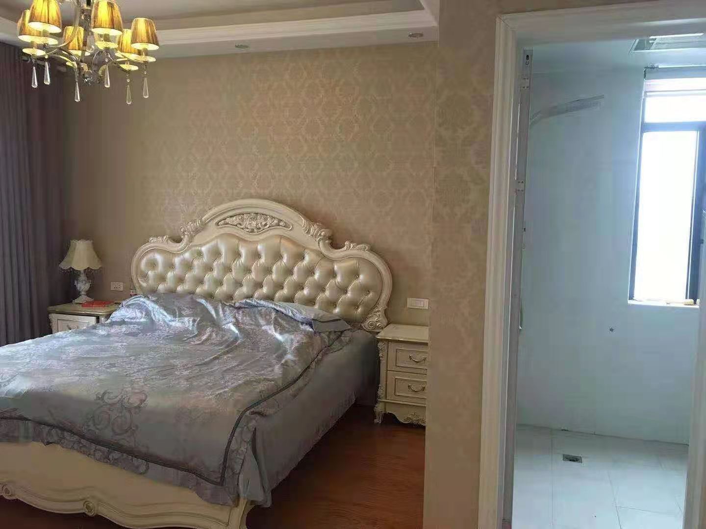郡都小区·精装修·三室两厅·出租1700/月