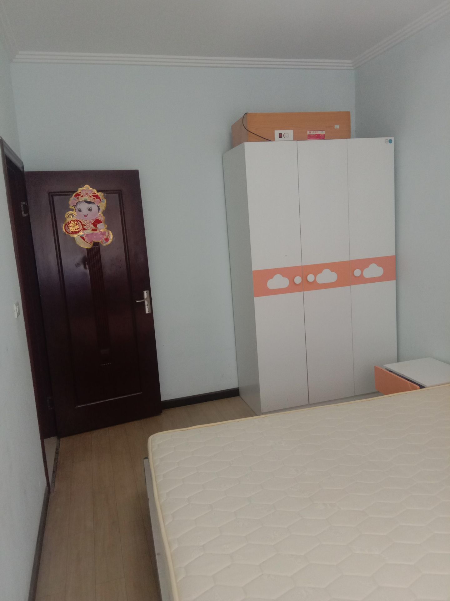 金江锦绣园·4楼·三室两厅一卫·简单整理可以入住·29.8万有证