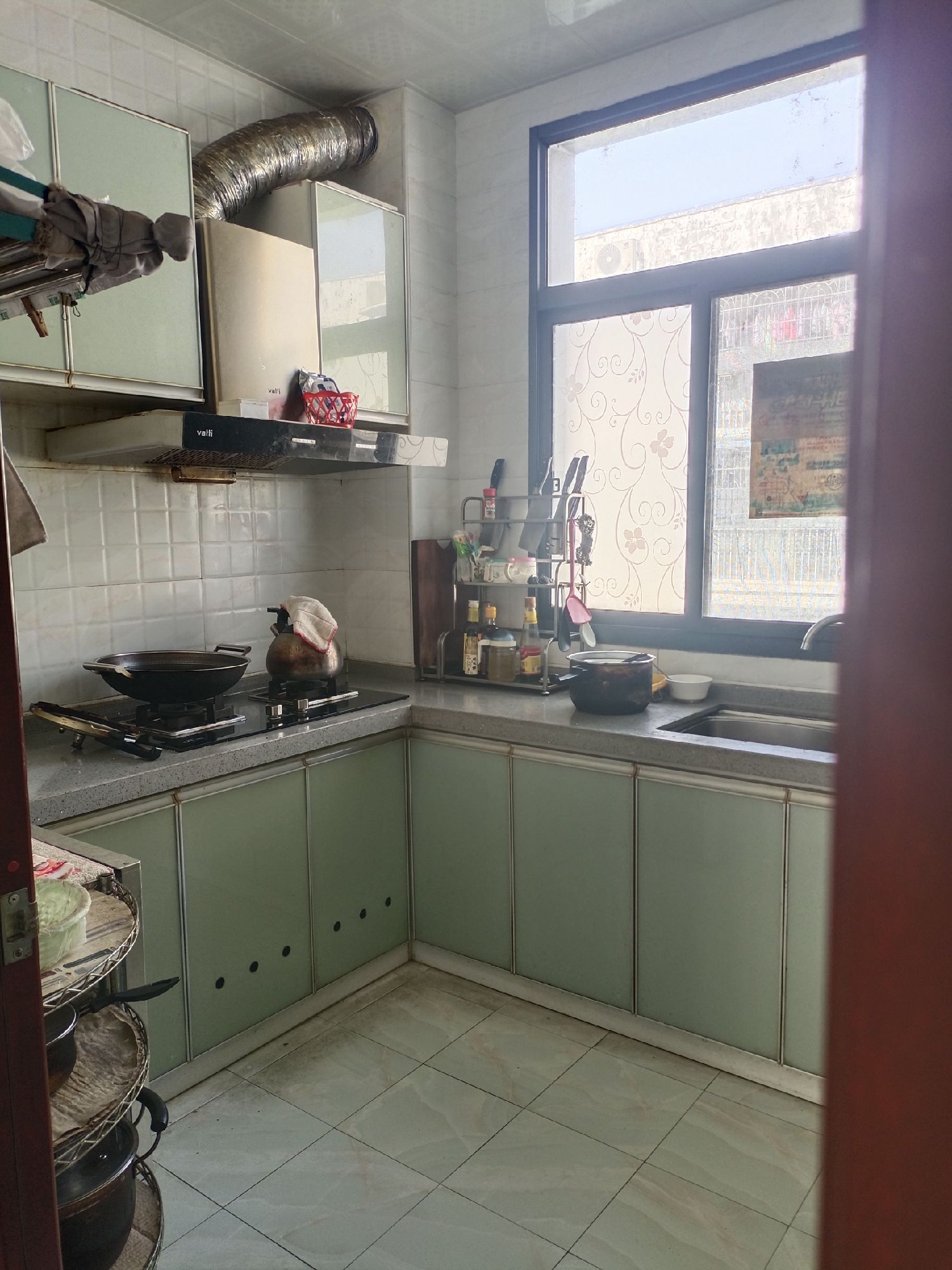 东亭花园·步梯5楼·精装修可拎包入住36万带车库