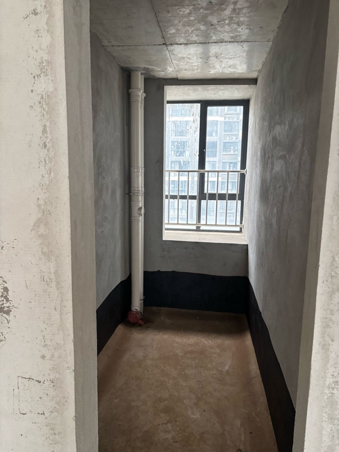 雍景新城，3室2厅，毛坯房，性价比高，123平价格美丽48万