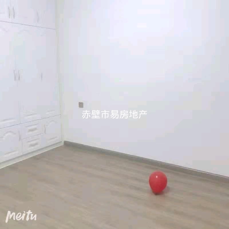 铜锣湾·精装修·干净整洁三居室·出租1500/月