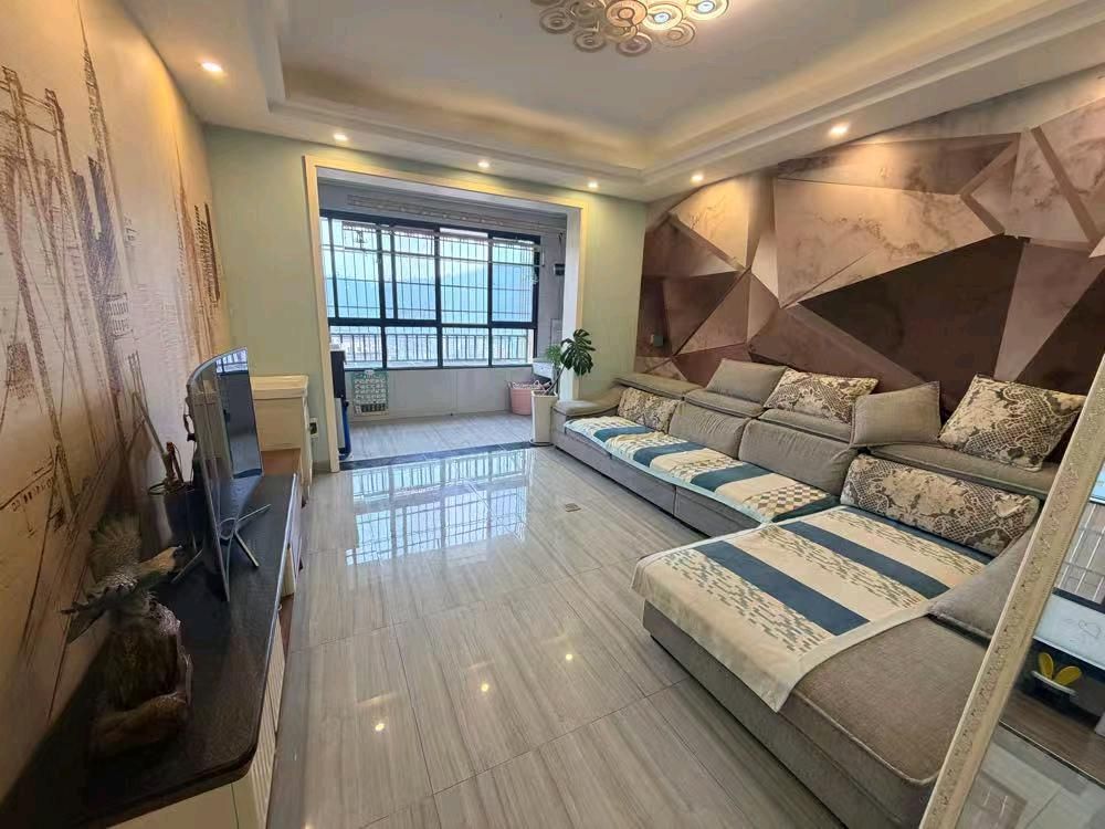 鹏程新都汇·三房两厅·98平方·拎包入住·次新小区·报价43万