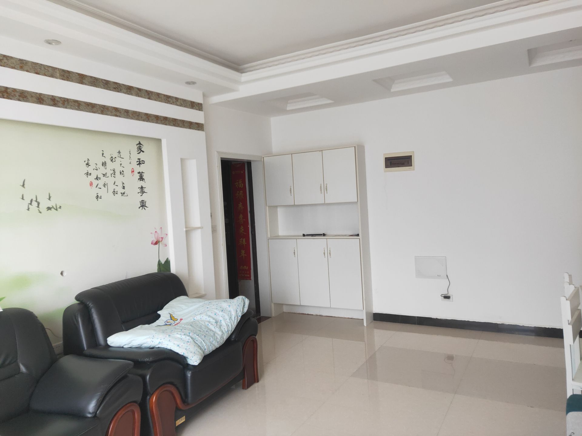 郡都小区·干净整洁·电梯两房两厅·出租1300/月