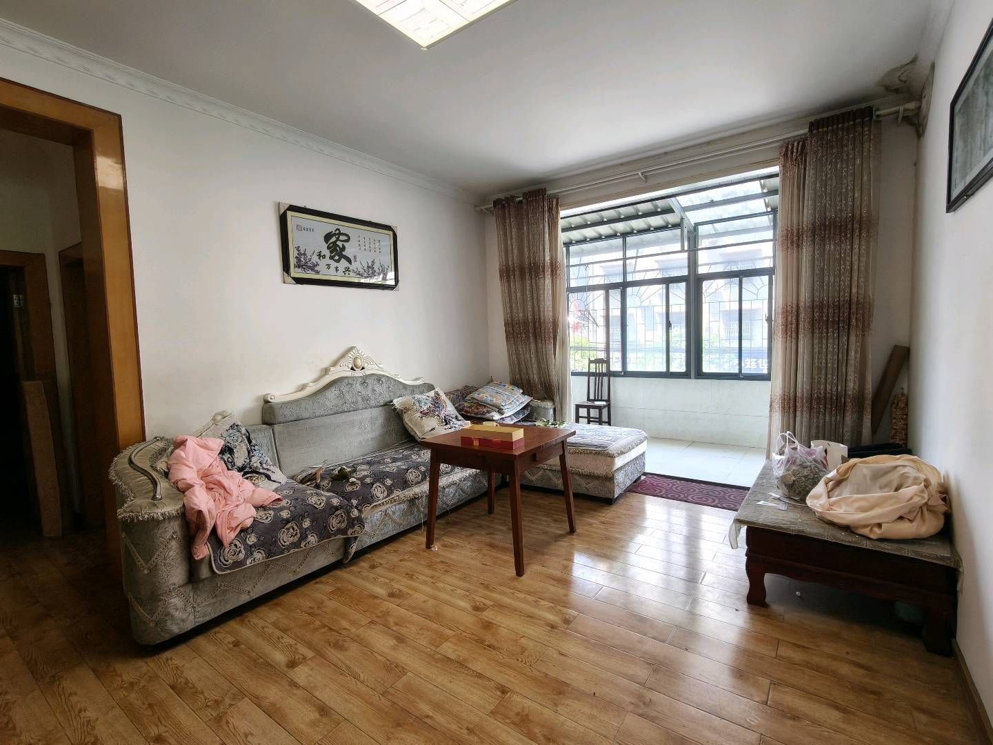 沙子岭菜场旁边·步梯二楼·三室两厅房屋出租1000/月