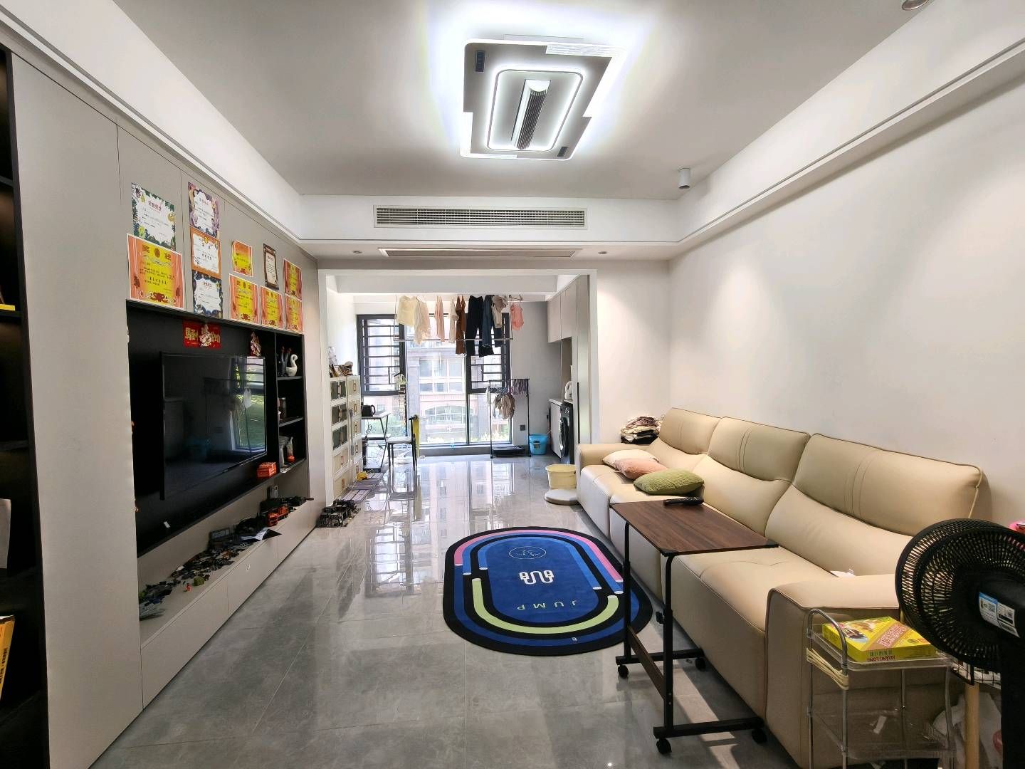 赤壁印象·9成新·精装修三居室·房东置换大房·亏本急售48万