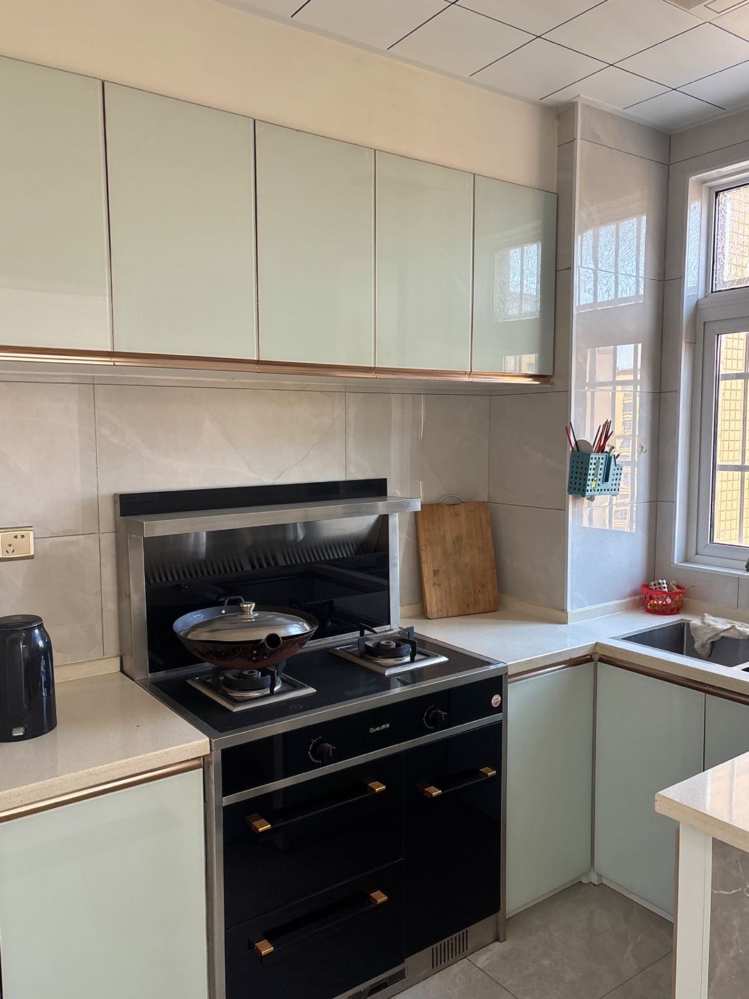 高铁片区·新岭地·全新装修三房两厅·拎包入住售价：55万