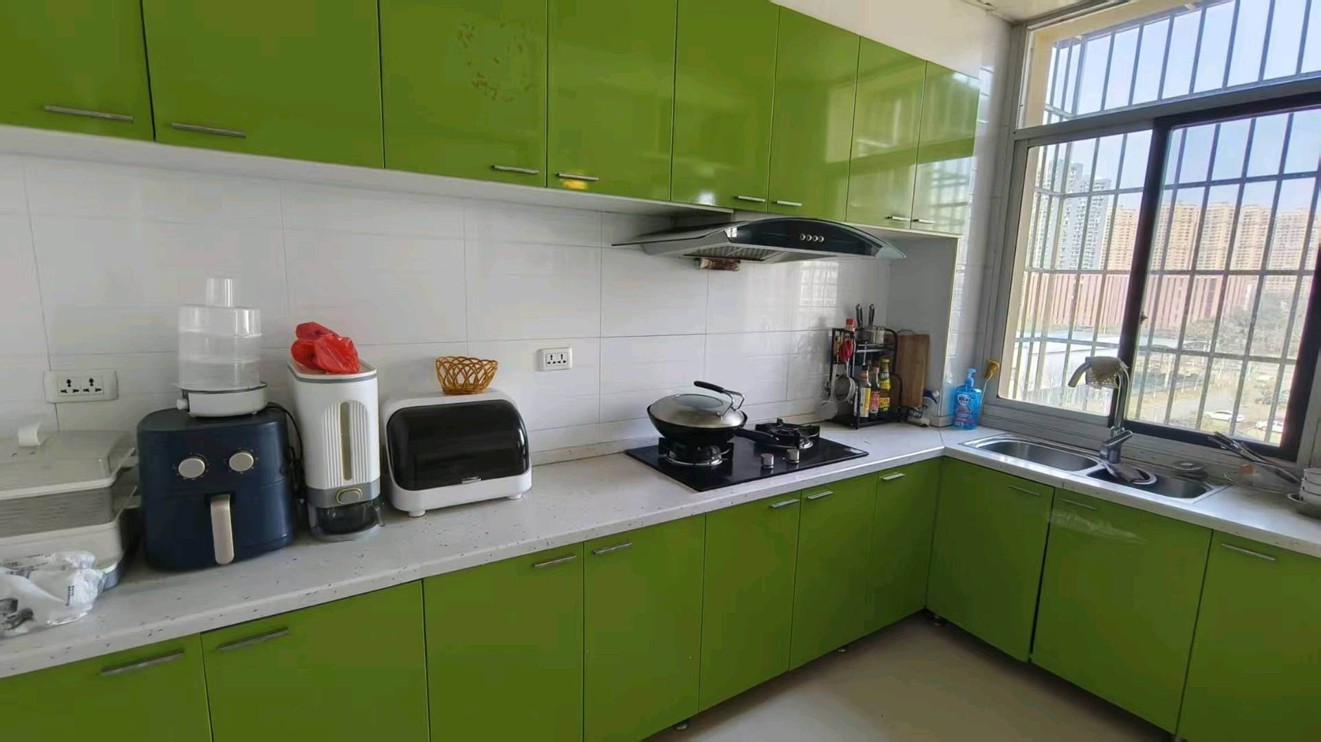 沙子岭对面·140平方·5楼·有证一次性付款25万