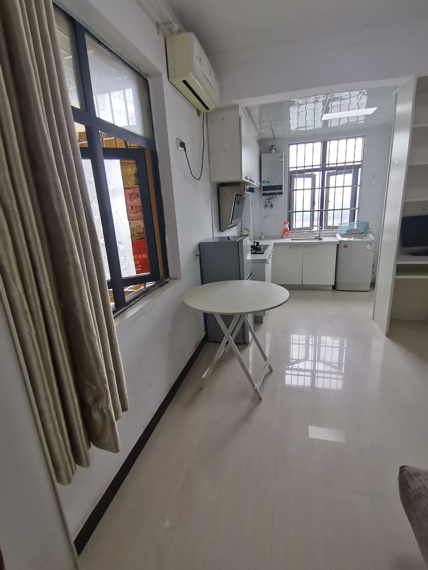 金色水岸·精装修公寓·可以拎包入住950/月