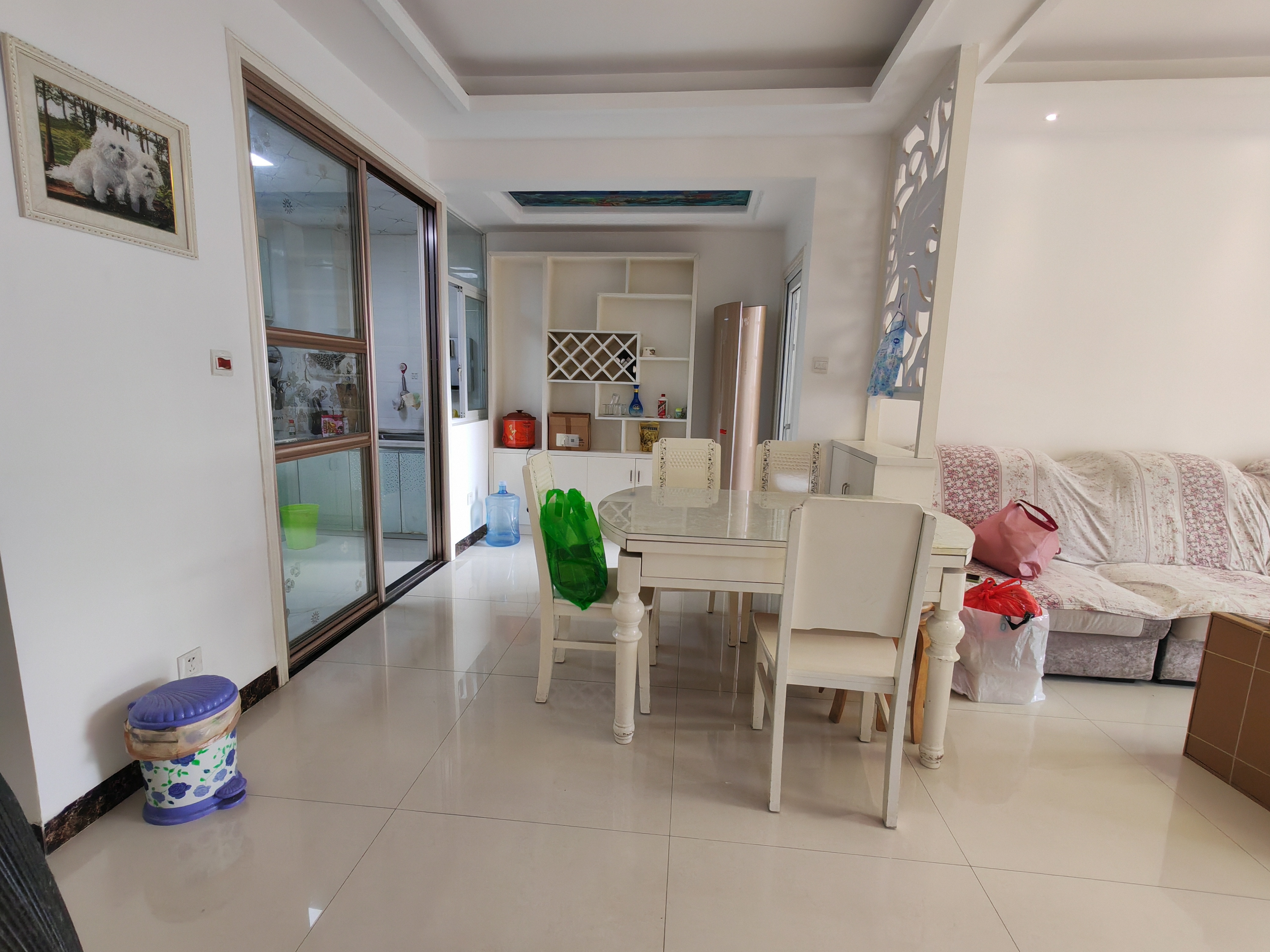 塞纳河畔1700包物业3室2厅配套齐全精装修电梯房，看房电话18307150819