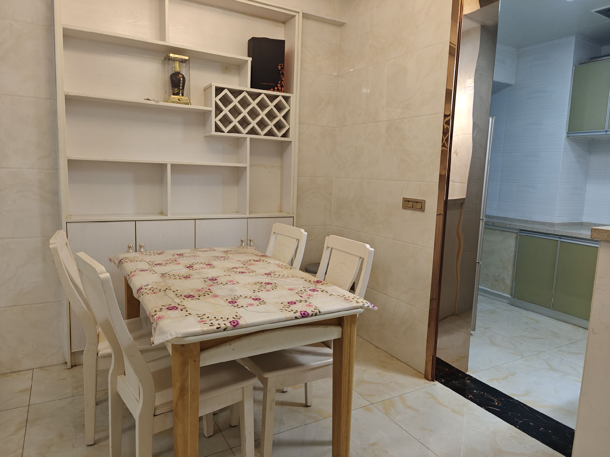 赤壁印象三号公馆·两室两厅·89平方·精装·现在急售35.5万