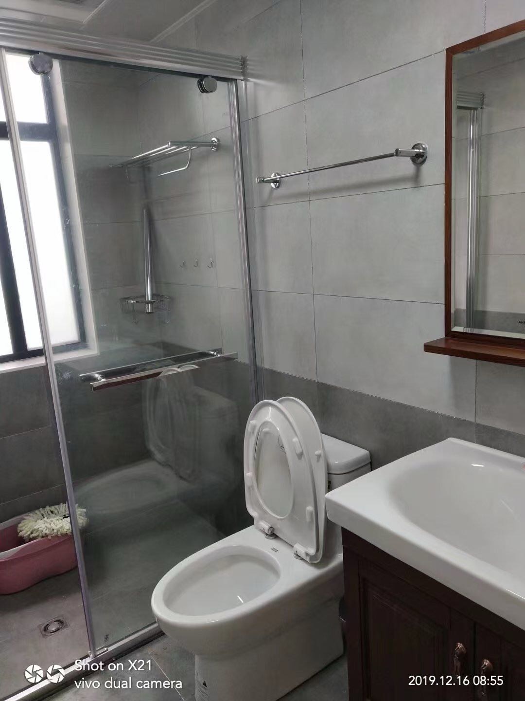 领秀城·全新两室两厅·初次出租·1600/月