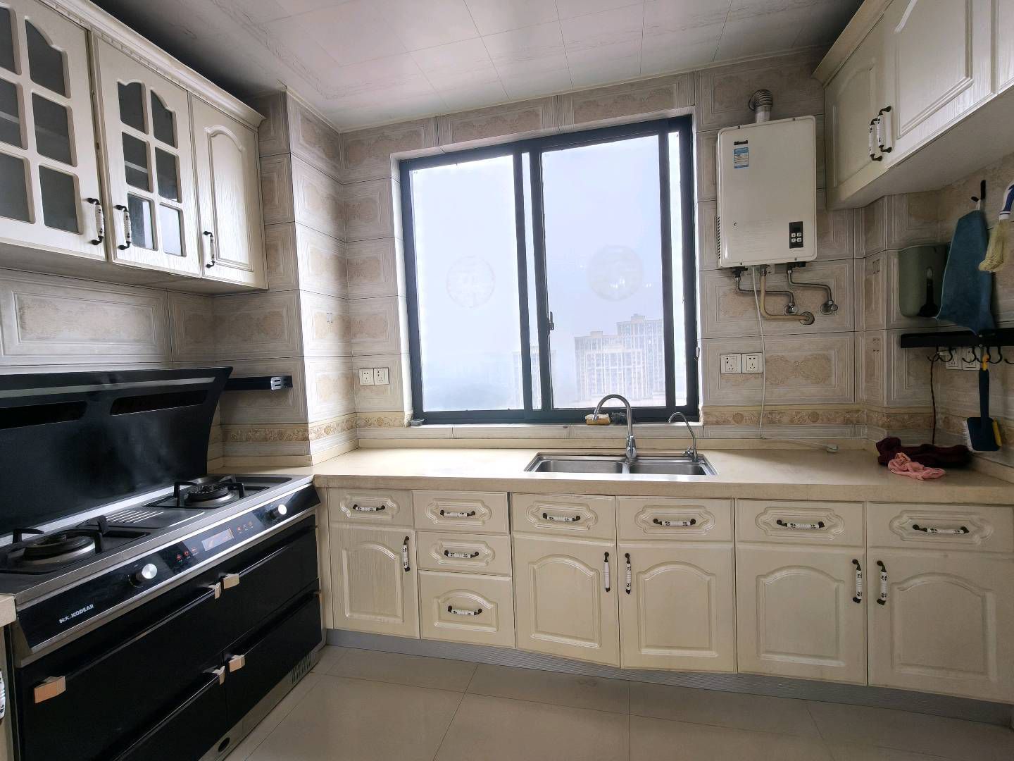 赤壁印象5号公馆·好地段的三居室·116平·8成新·房东外地定居闲置卖55万