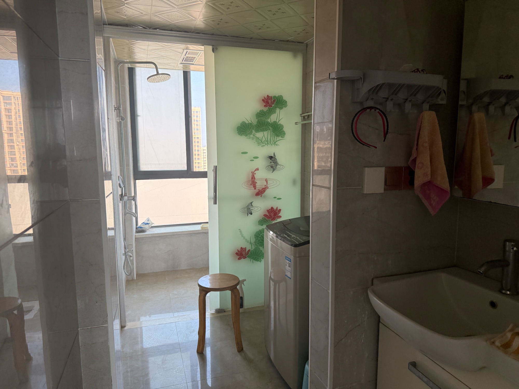 丰业盛世·四室两厅·精装修·好地段·出租2200/月