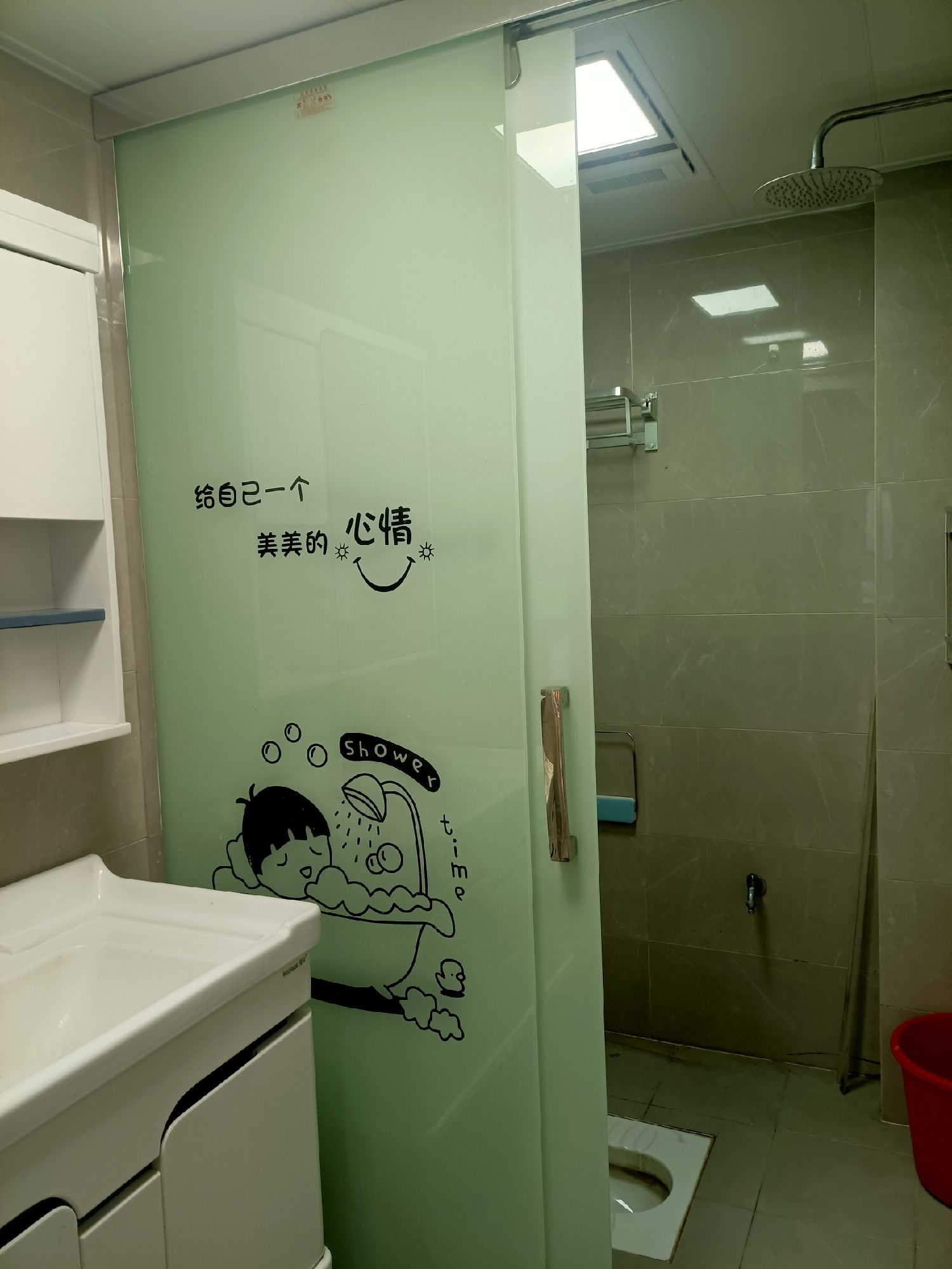 赤壁印象100平米三室兩廳精裝修月租金/1700月