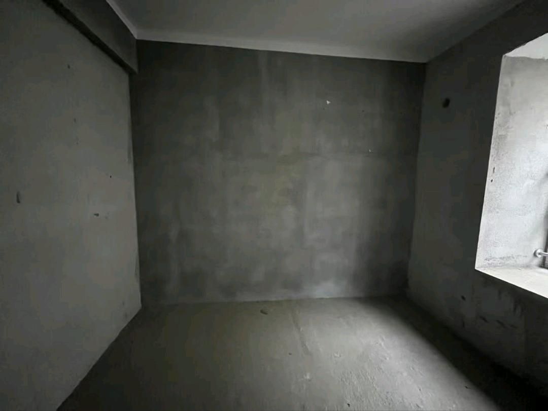 同城上都106平·书包房3室2厅2卫·毛坯房46.8万