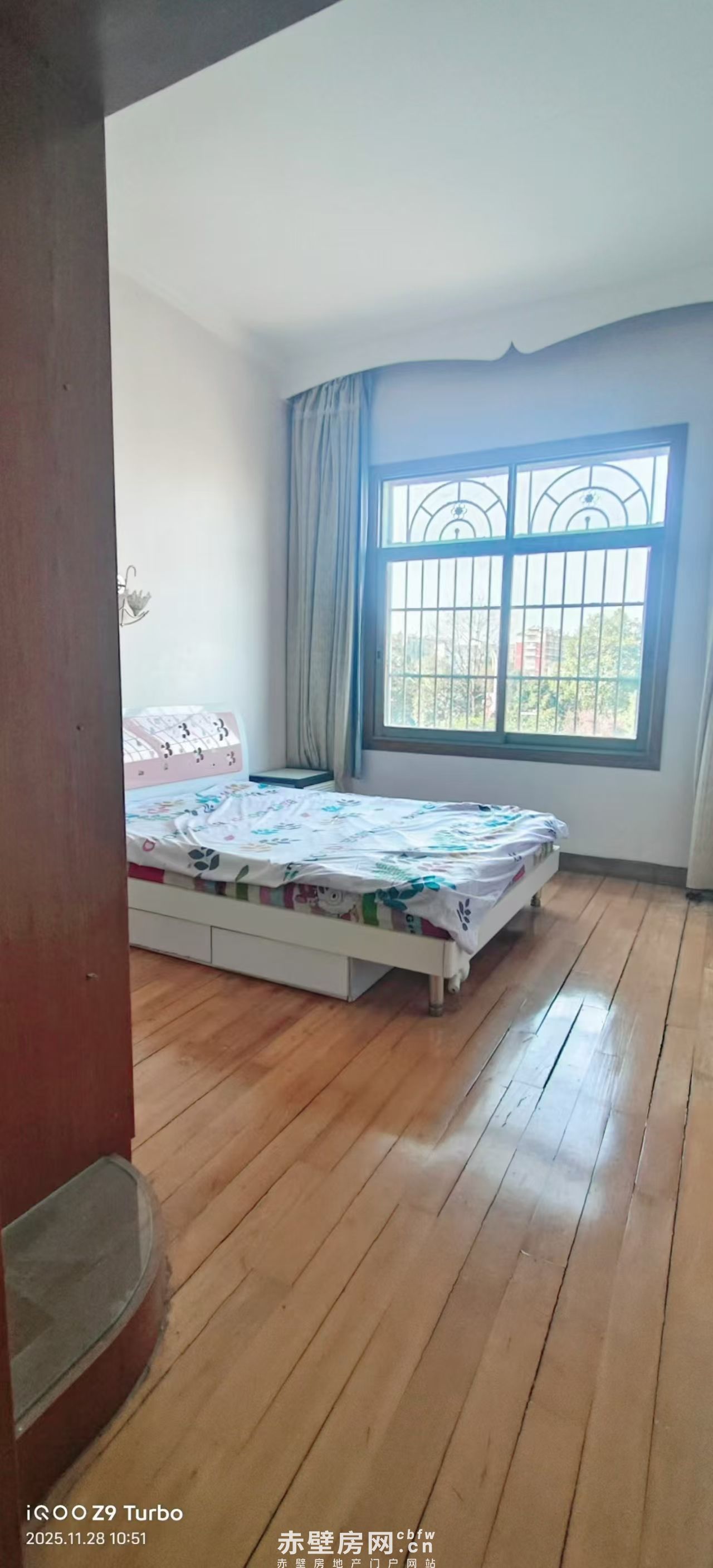 青泉公园旁4室2厅二楼房屋便宜出租，设施齐全，拎包入住，周边环境优美看房电话13451117496