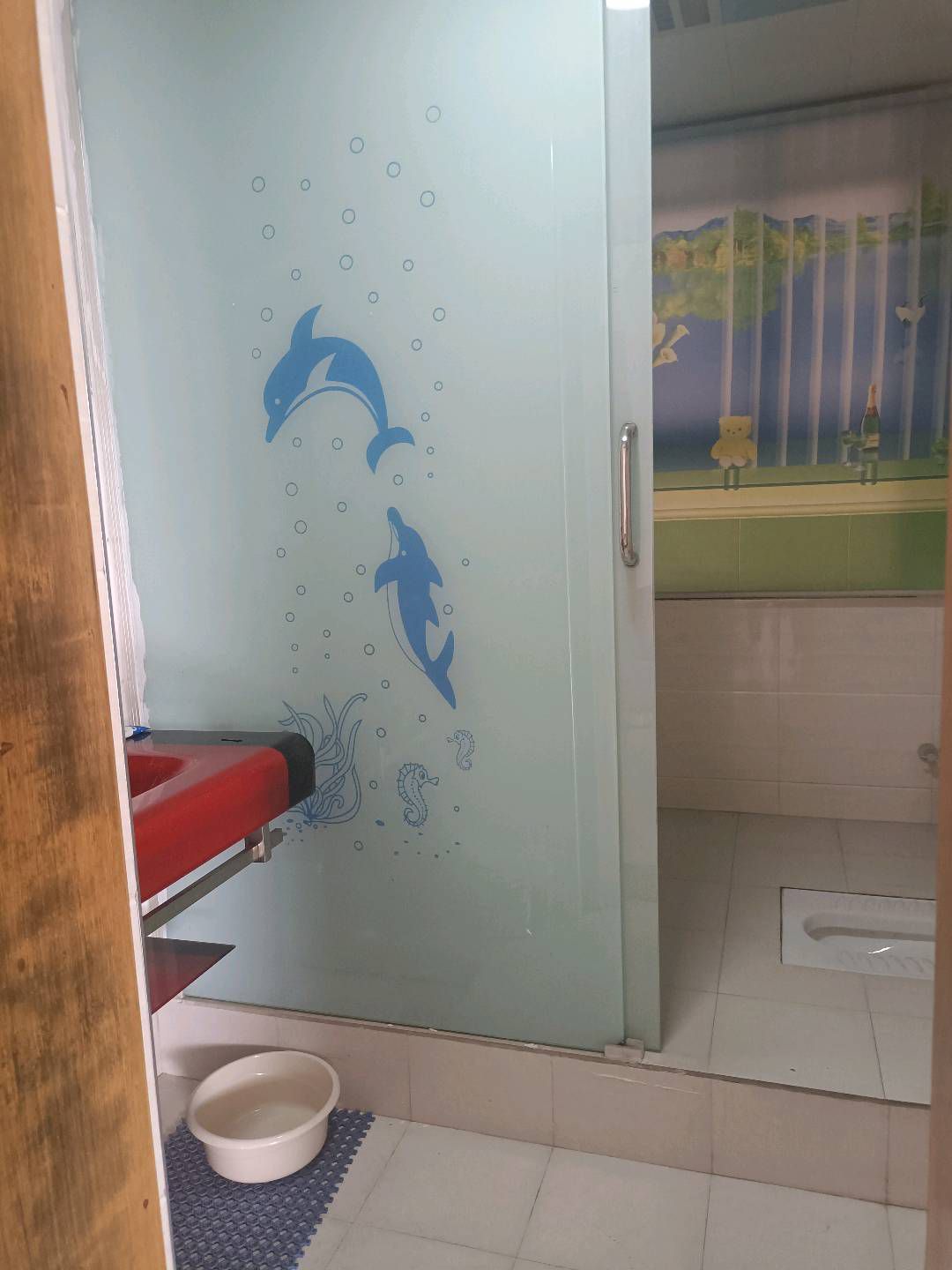 世纪大厦·三室两厅·118平方·电梯房中层·证件齐全·装修好的单价2300一平方