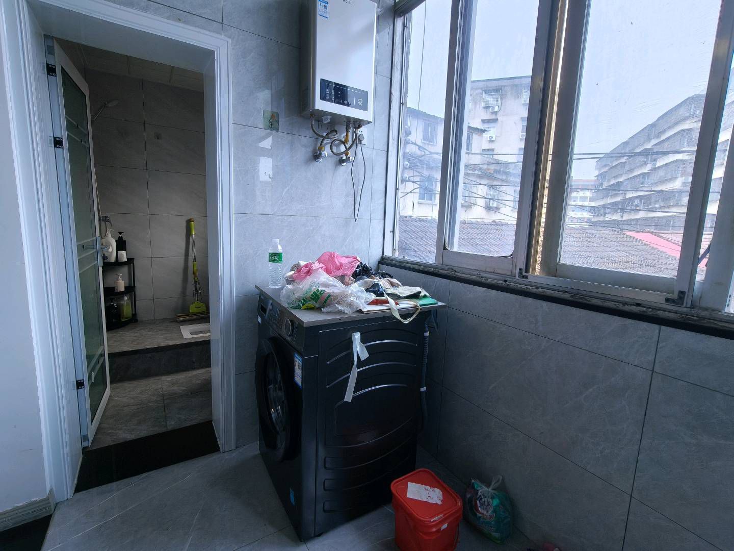 周画路小区·适合养老居家房·79平方两室·步梯二楼·售价：21万证件齐全