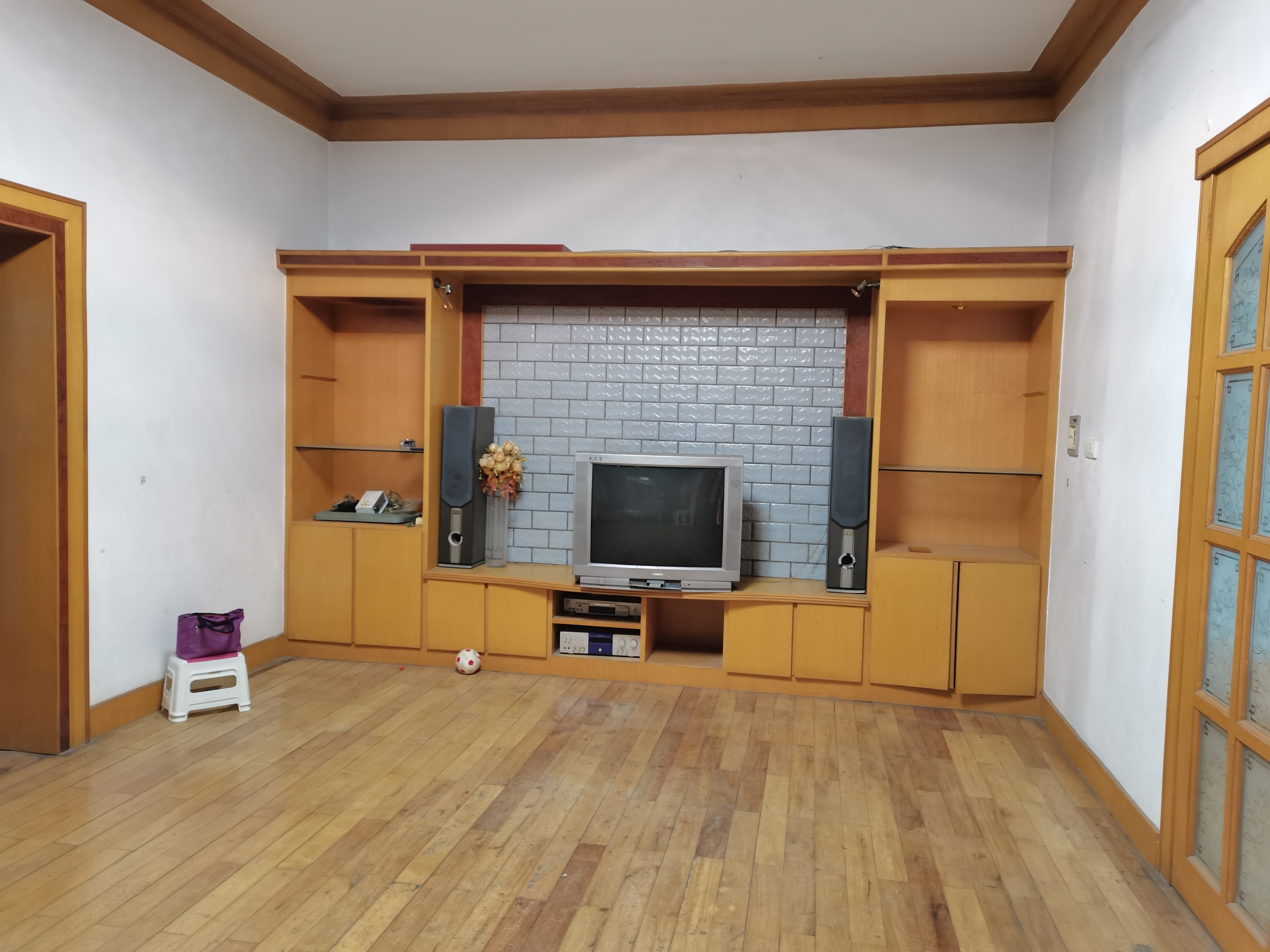 急售！营里 房，中间楼层，107平，大两房两厅，报价30万，看房方便！有钥匙🔑