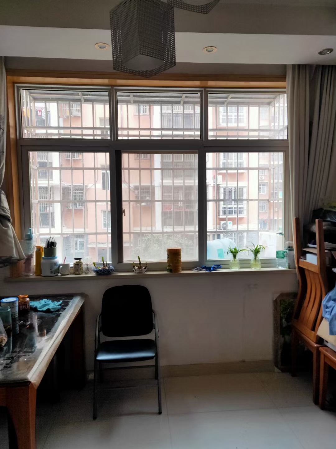 高鐵片長(zhǎng)城花園南北通透 好的樓層，94平，2室2廳，送兩個(gè)車庫！證滿2年！