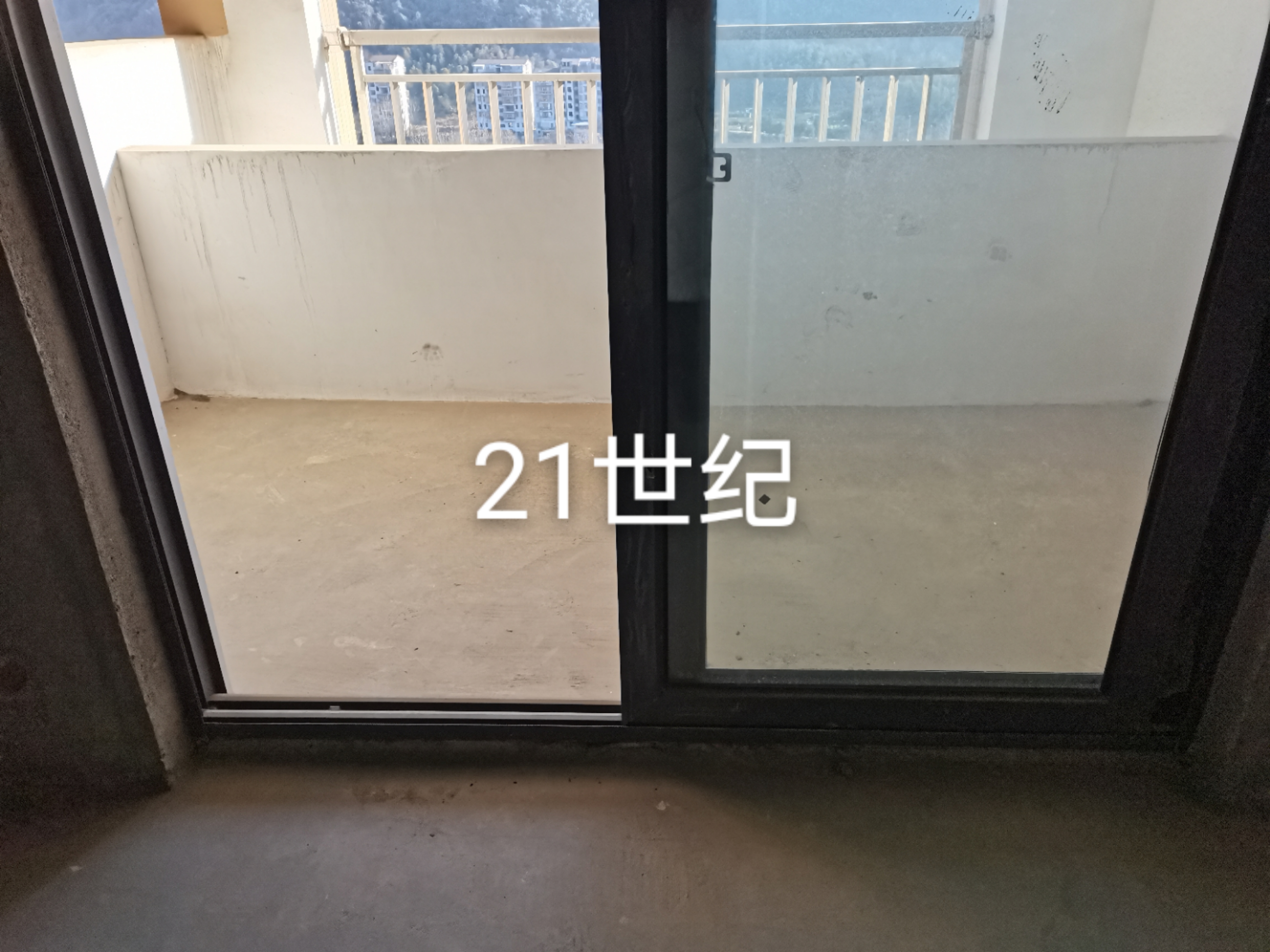 依山傍水博园澜郡90多平米另赠送一间房！3室2厅坐北朝南中间楼层，售价47万！证在手！