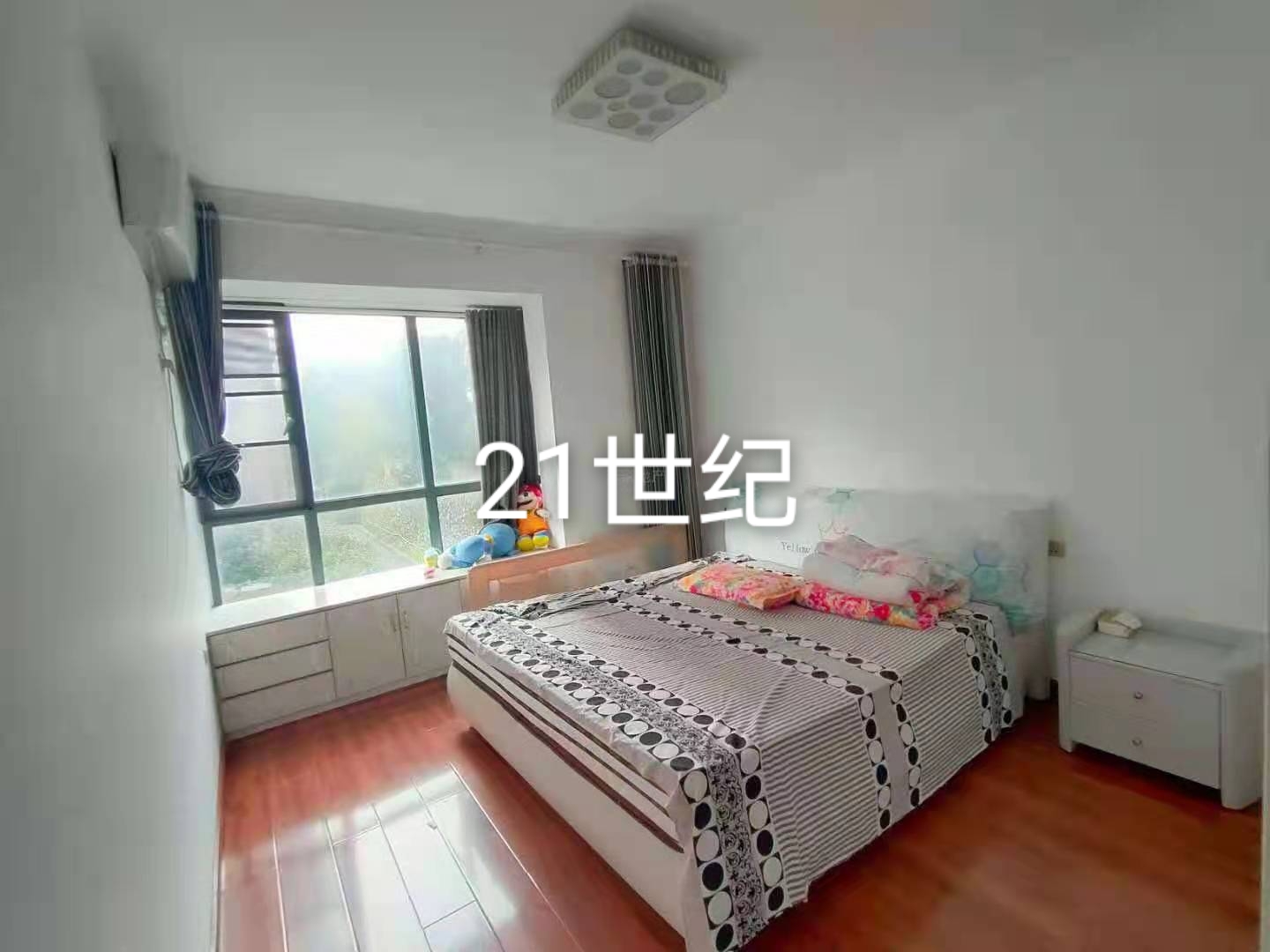 眾城國際好房，滿屋品牌家電家私！實物比圖片更漂亮！135平，精裝修三房兩廳兩衛(wèi)帶大陽臺，報價67萬！